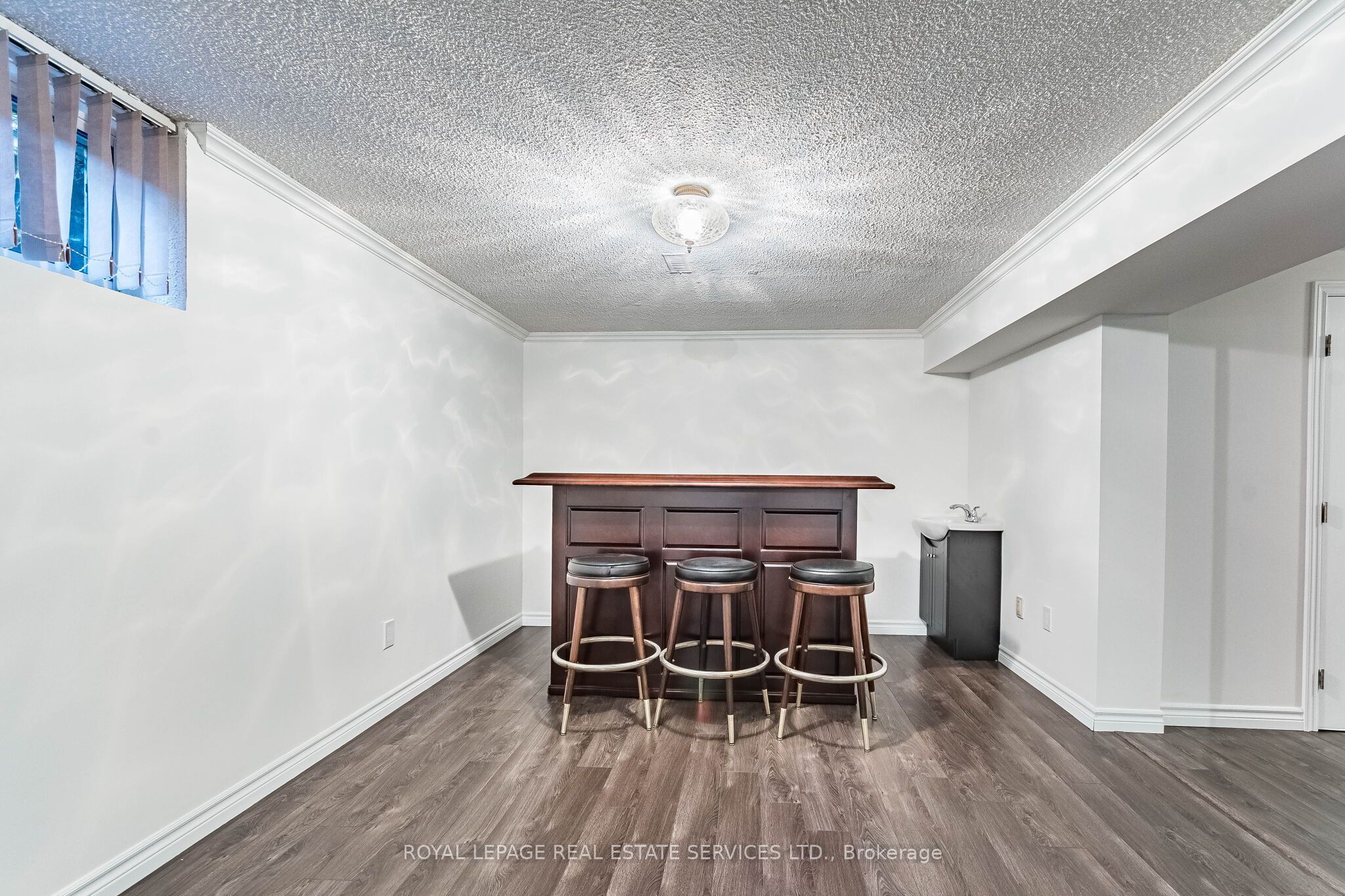213 The Kingsway Property Photo 28