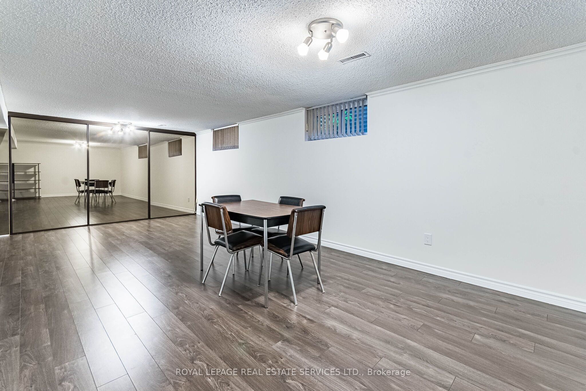 213 The Kingsway Property Photo 29