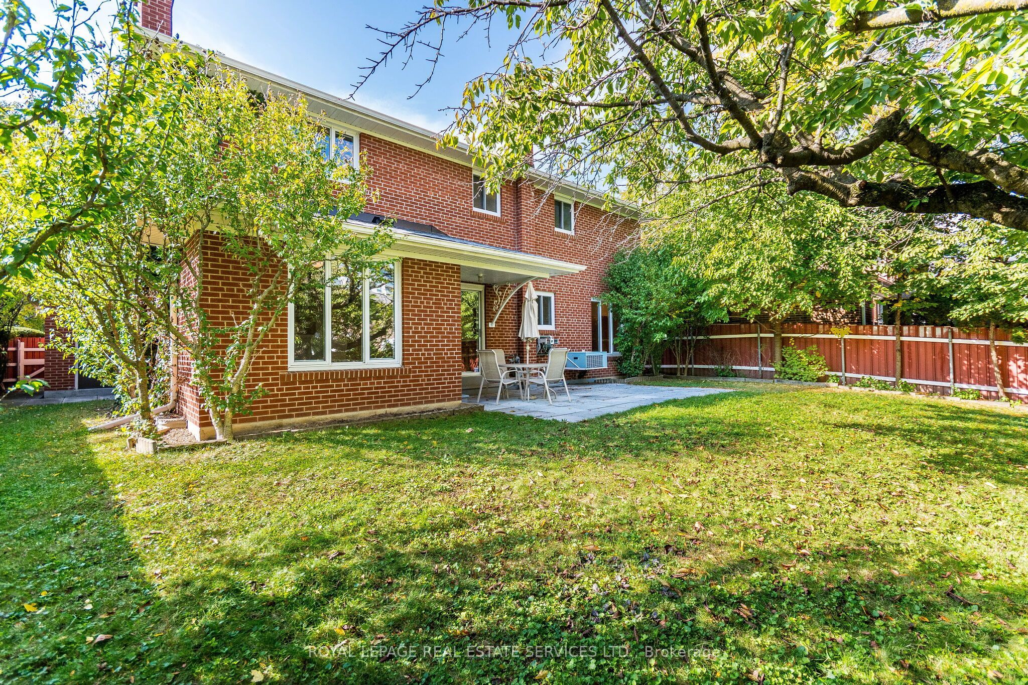 213 The Kingsway Property Photo 32