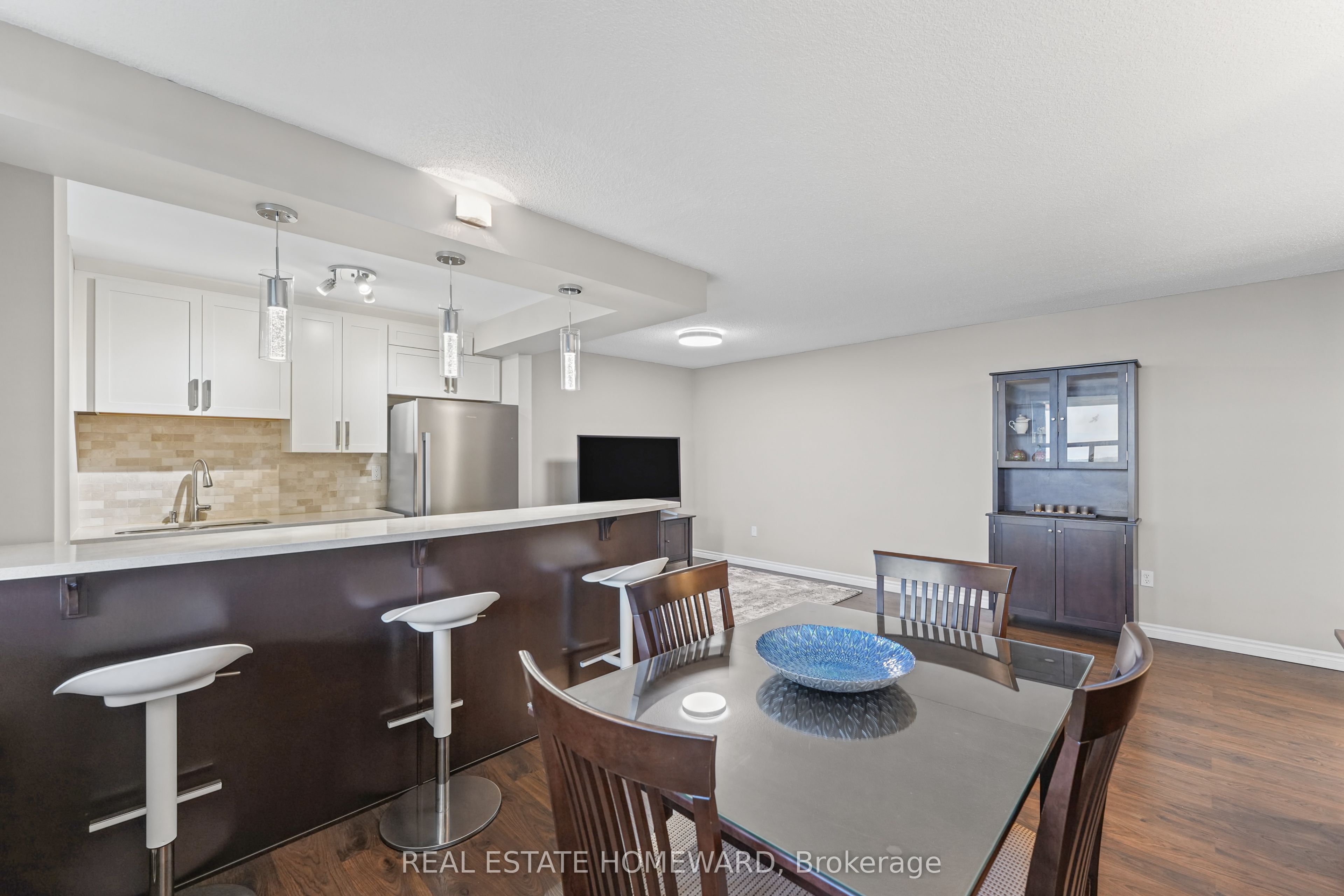 966 Inverhouse Drive 1507 Property Photo 13