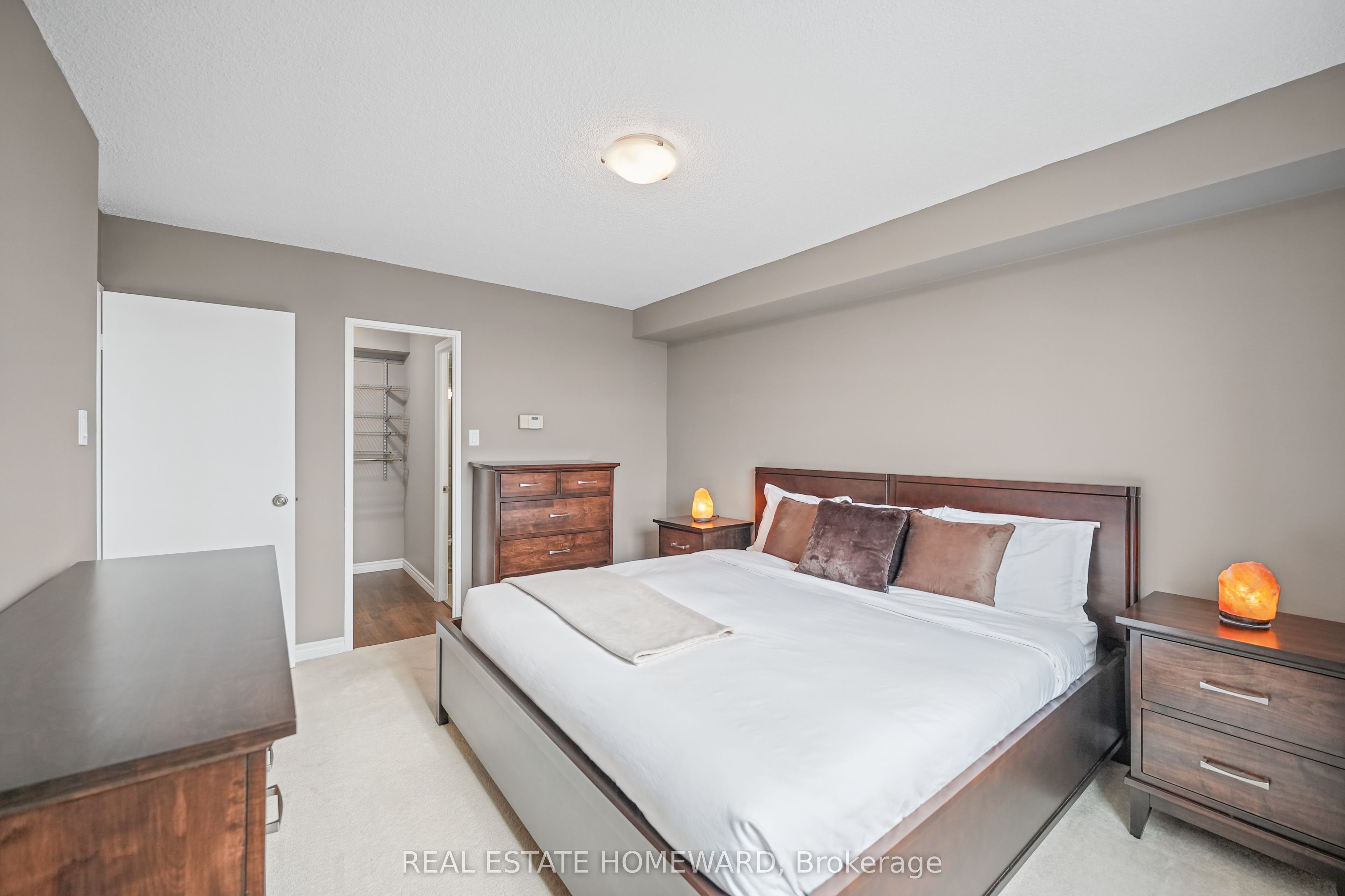 966 Inverhouse Drive 1507 Property Photo 25