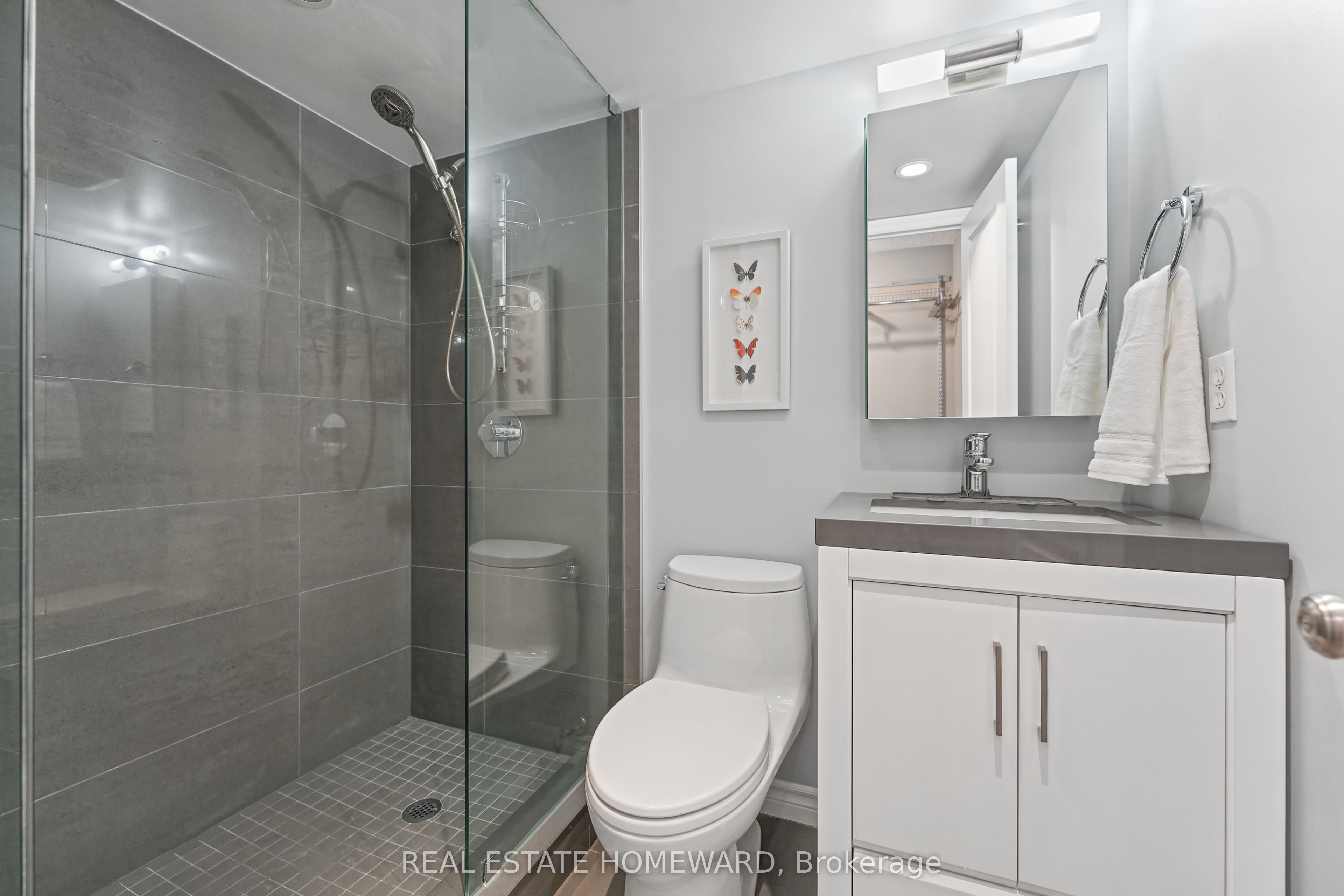 966 Inverhouse Drive 1507 Property Photo 27