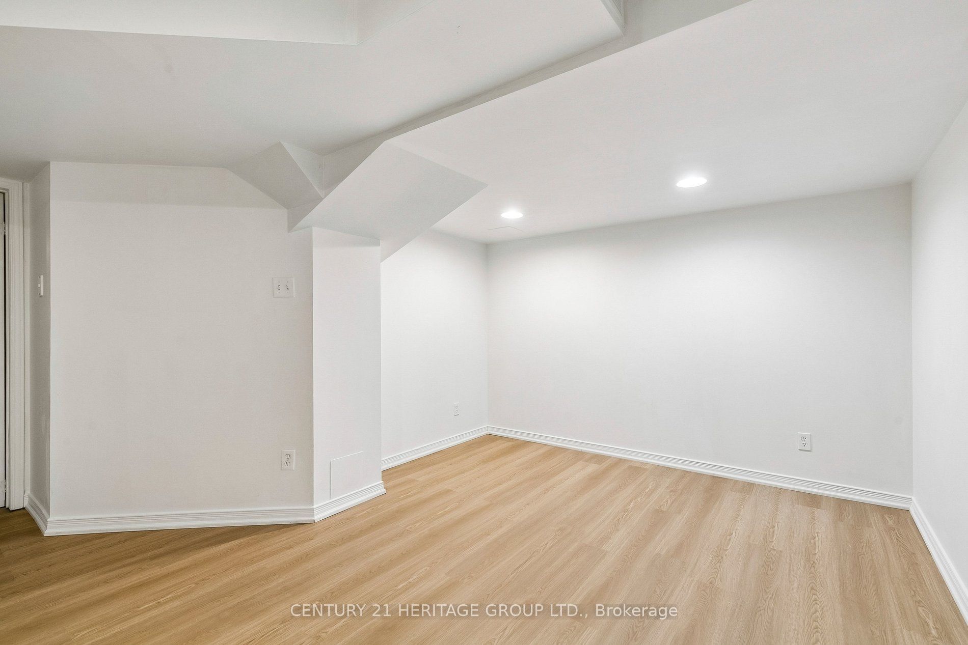 3920 Zenith Court Property Photo 24