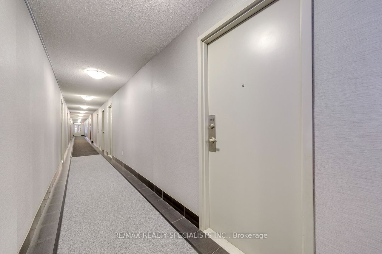 812 Landsdowne Avenue 103 Property Photo 4