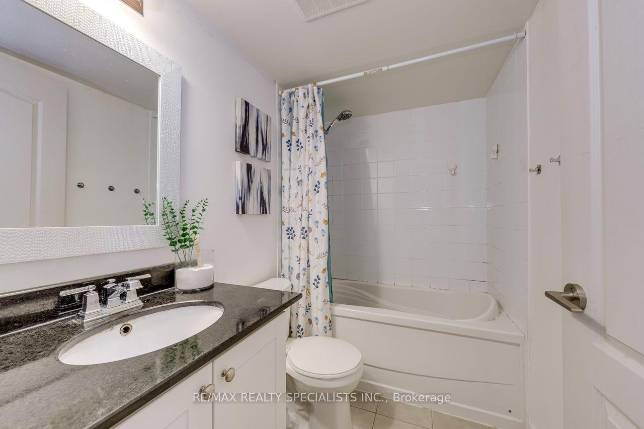 812 Landsdowne Avenue 103 Property Photo 19