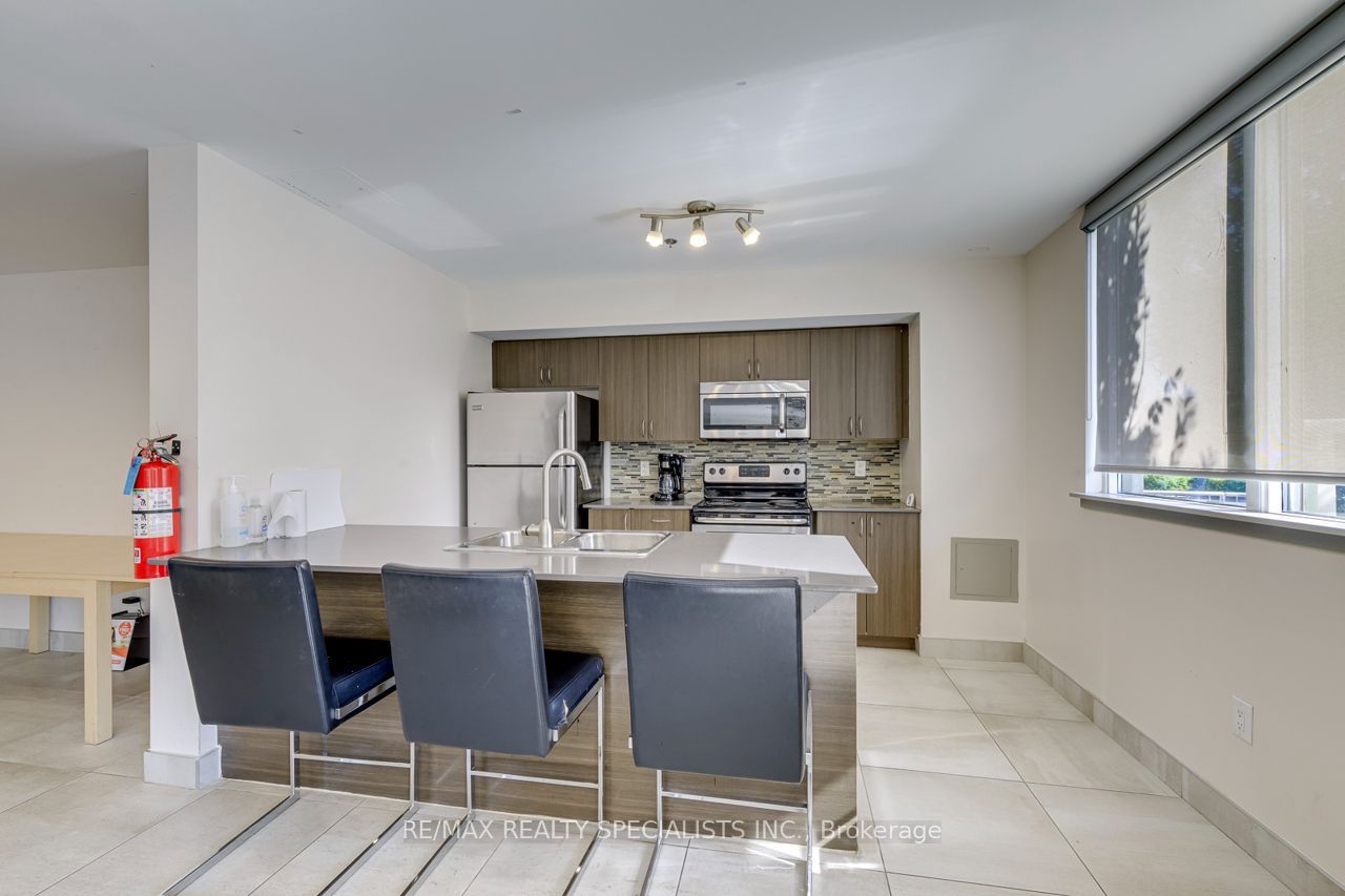 812 Landsdowne Avenue 103 Property Photo 24