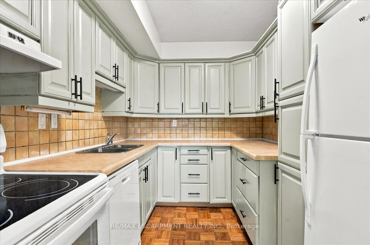 1300 Marlborough Court 322 Property Photo 2