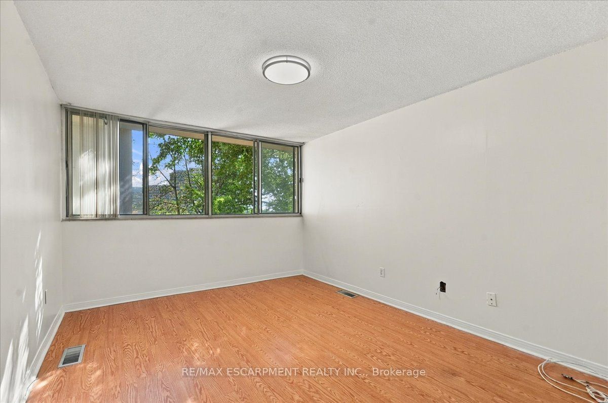 1300 Marlborough Court 322 Property Photo 23