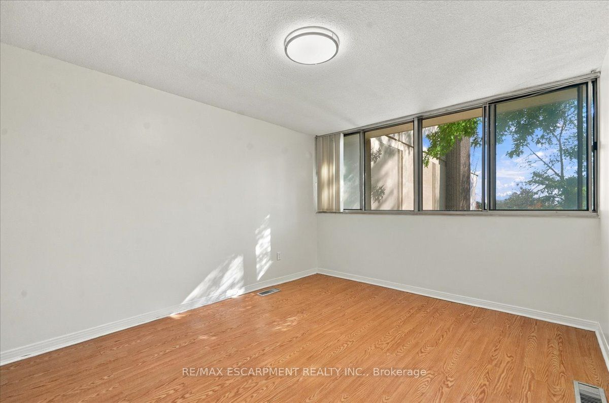1300 Marlborough Court 322 Property Photo 24