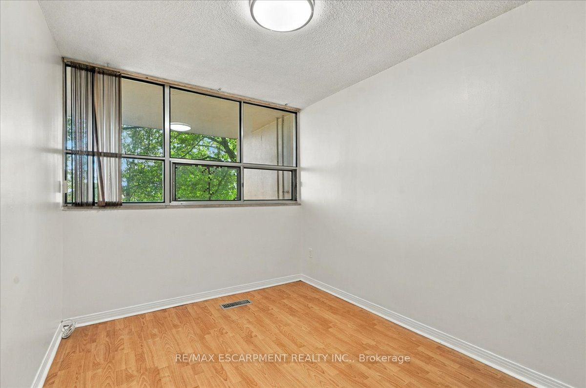1300 Marlborough Court 322 Property Photo 28