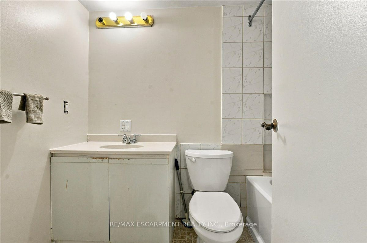 1300 Marlborough Court 322 Property Photo 34