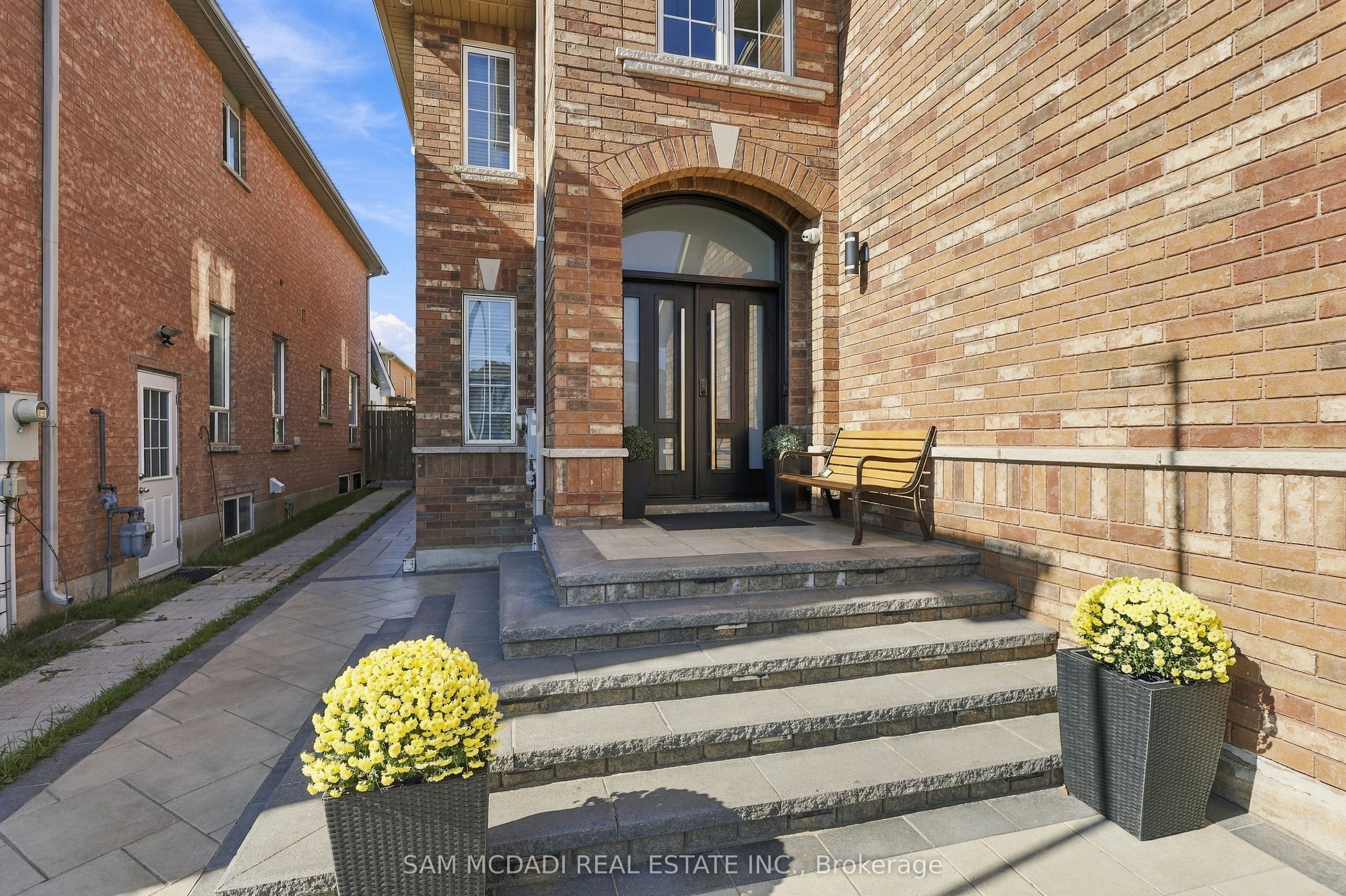 3263 Crimson King Circle Property Photo 2