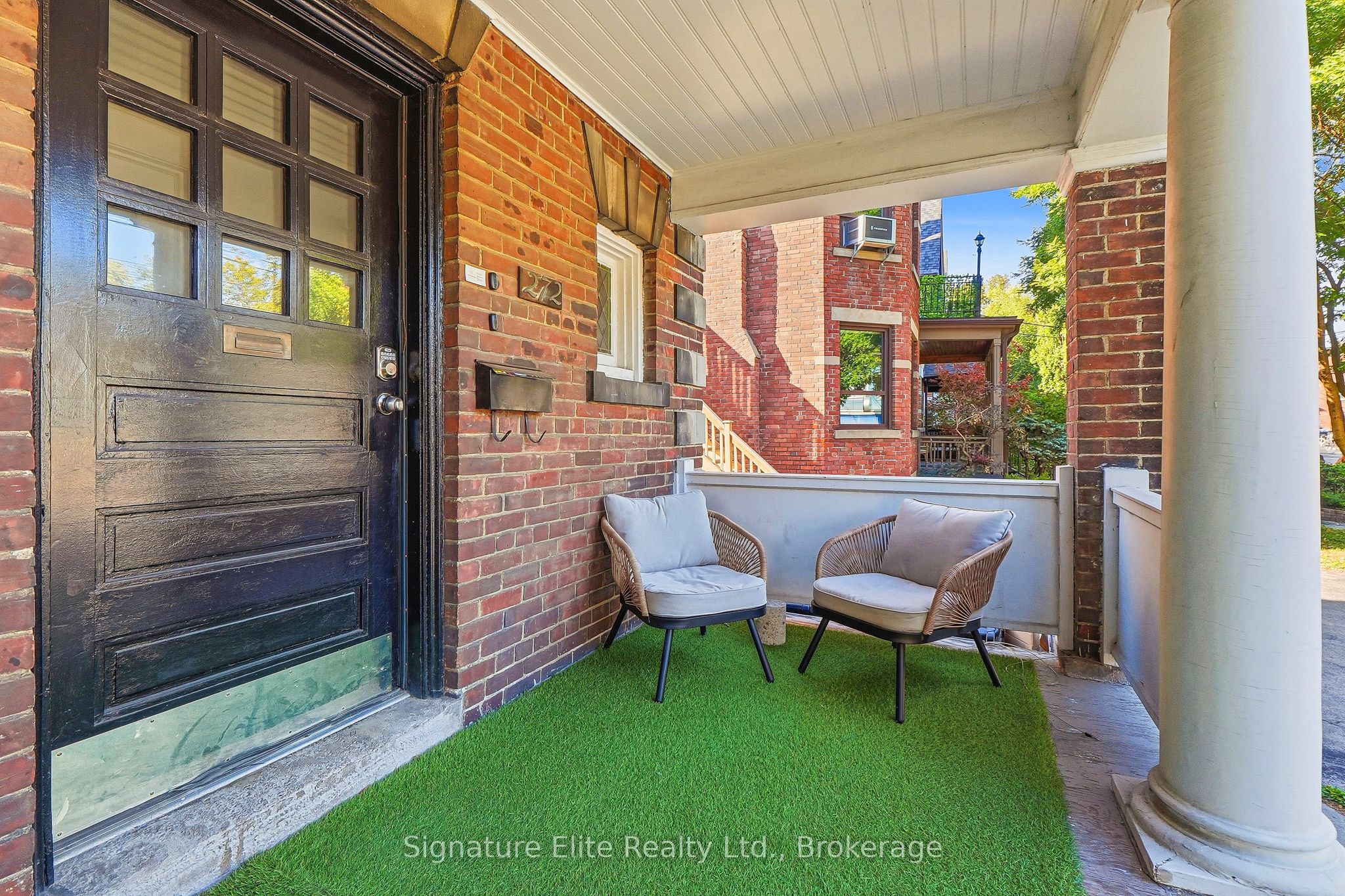 272 Roncesvalles Avenue Property Photo 2