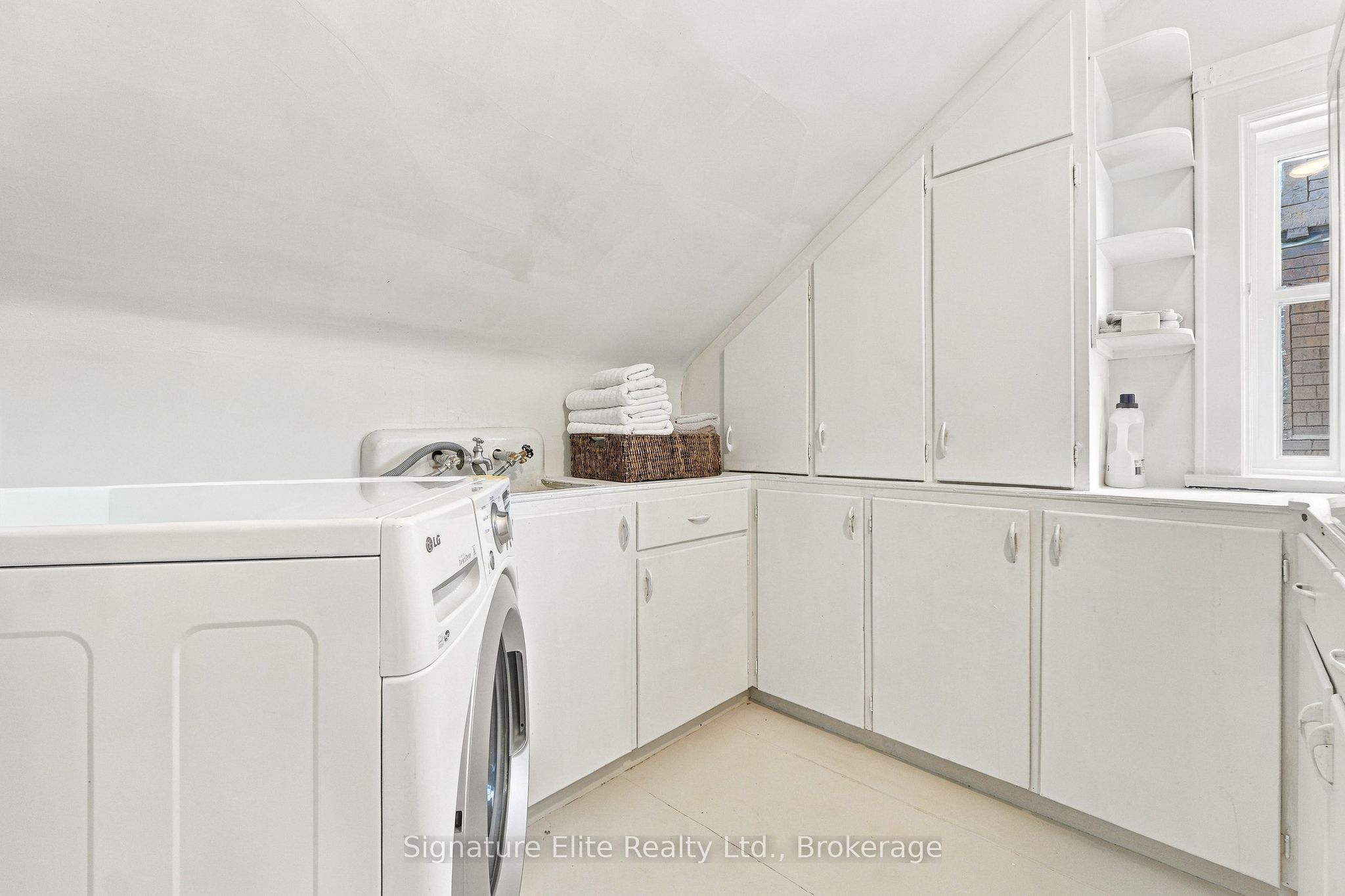 272 Roncesvalles Avenue Property Photo 39
