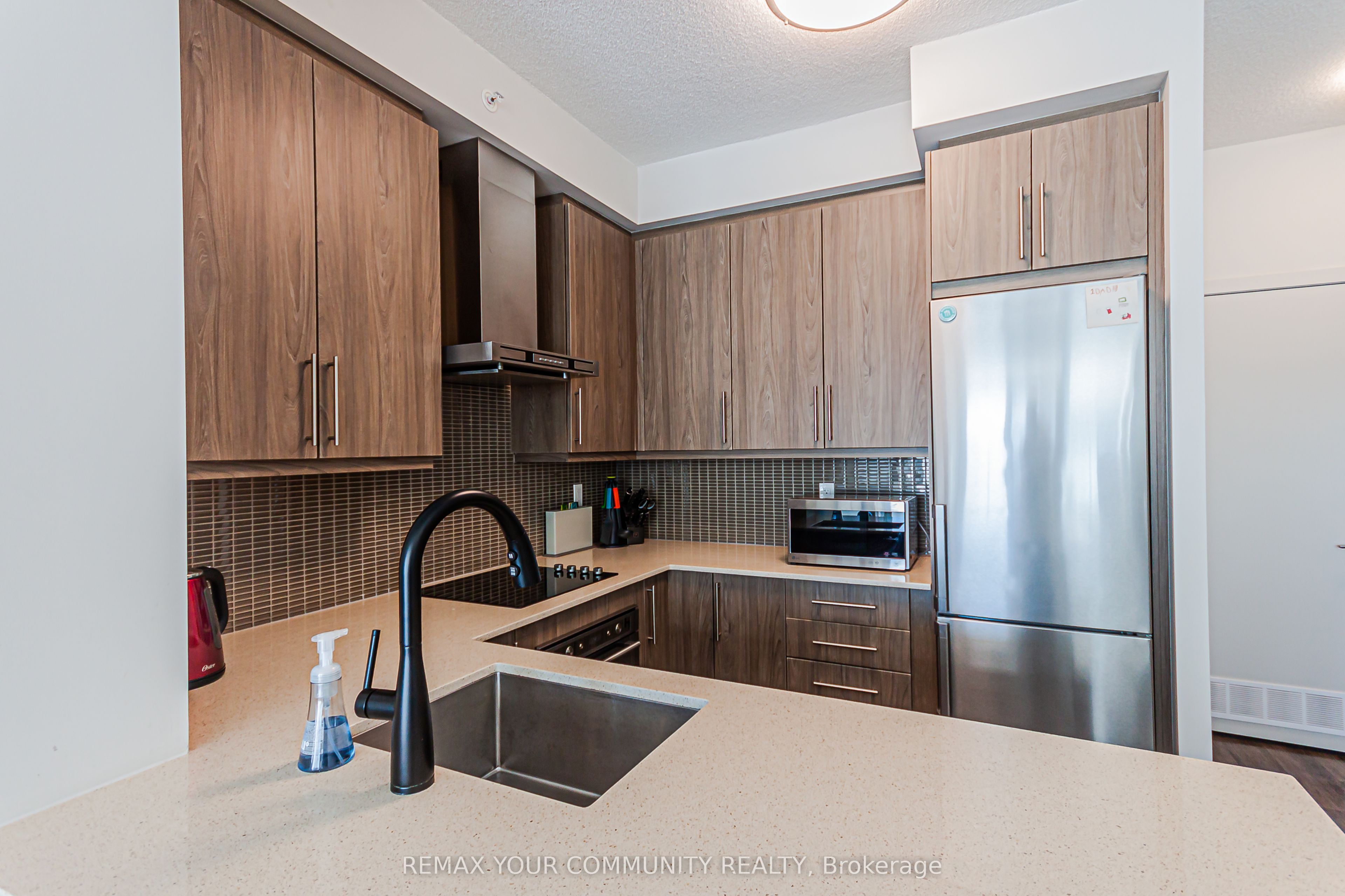 2081 Fairview Street 1806 Property Photo 7