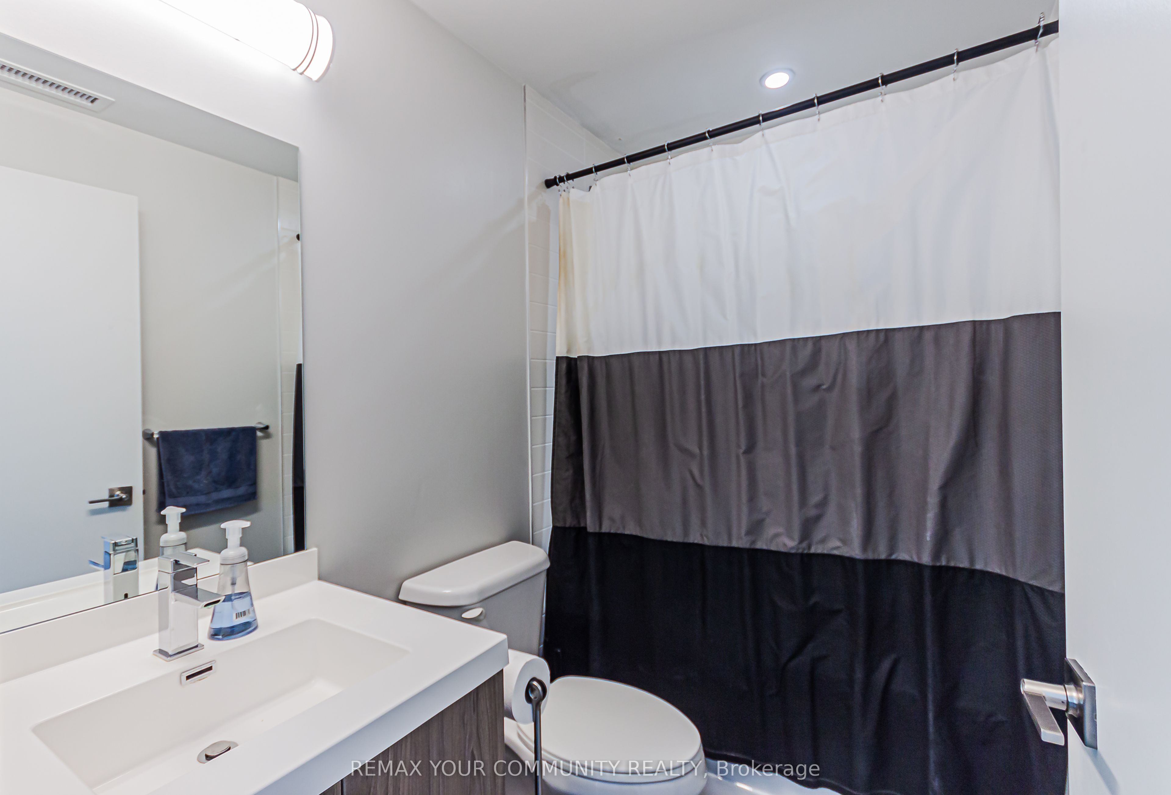 2081 Fairview Street 1806 Property Photo 16