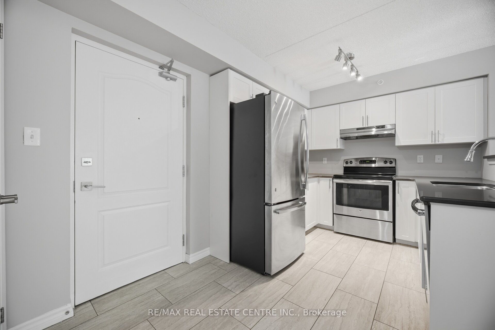 1450 Main Street E 103 Property Photo 8