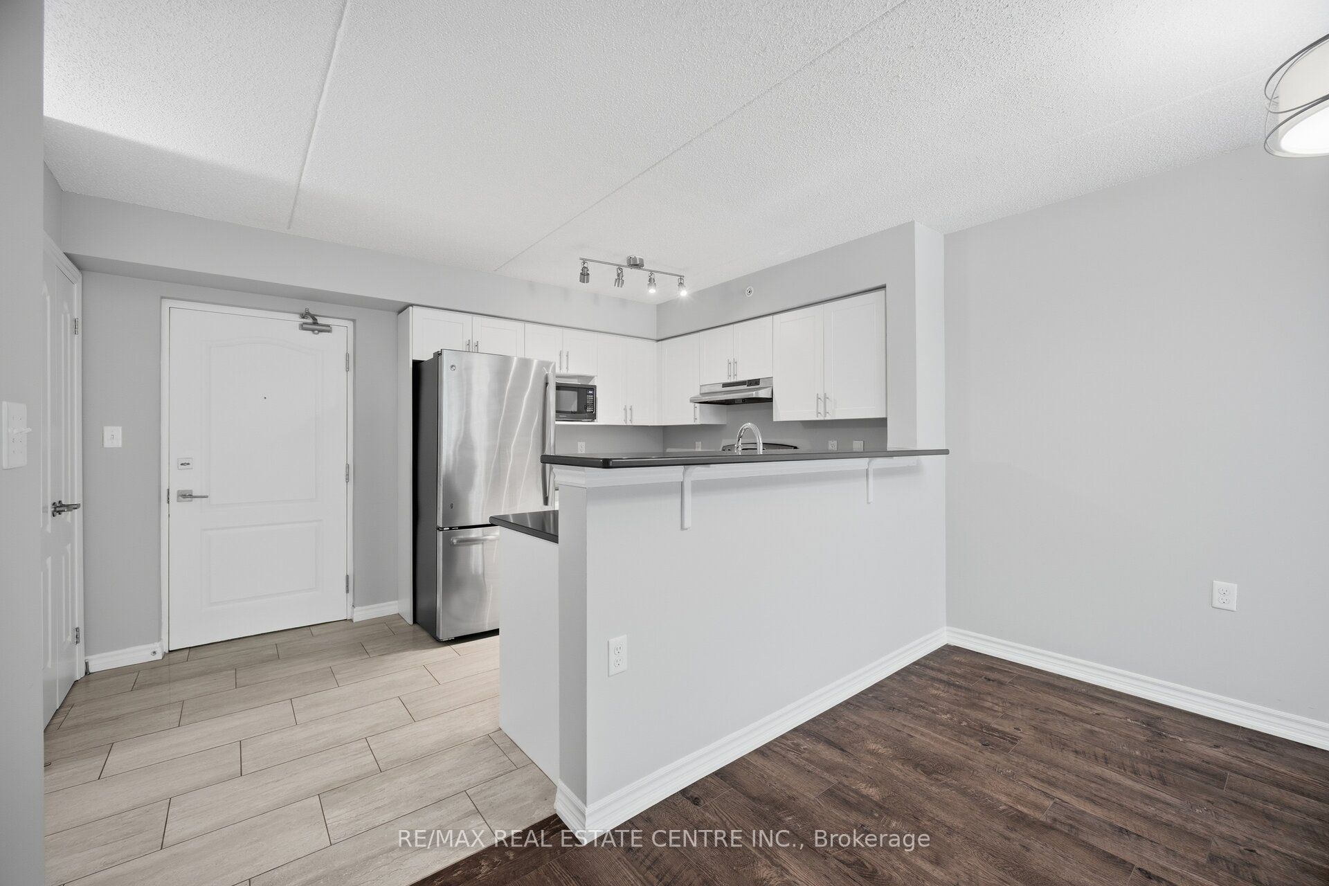 1450 Main Street E 103 Property Photo 12