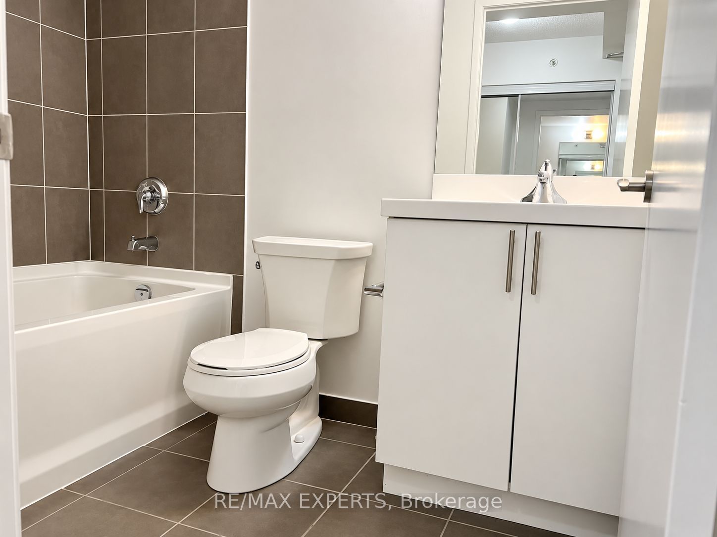 830 Lawrence Avenue W 414 Property Photo 7