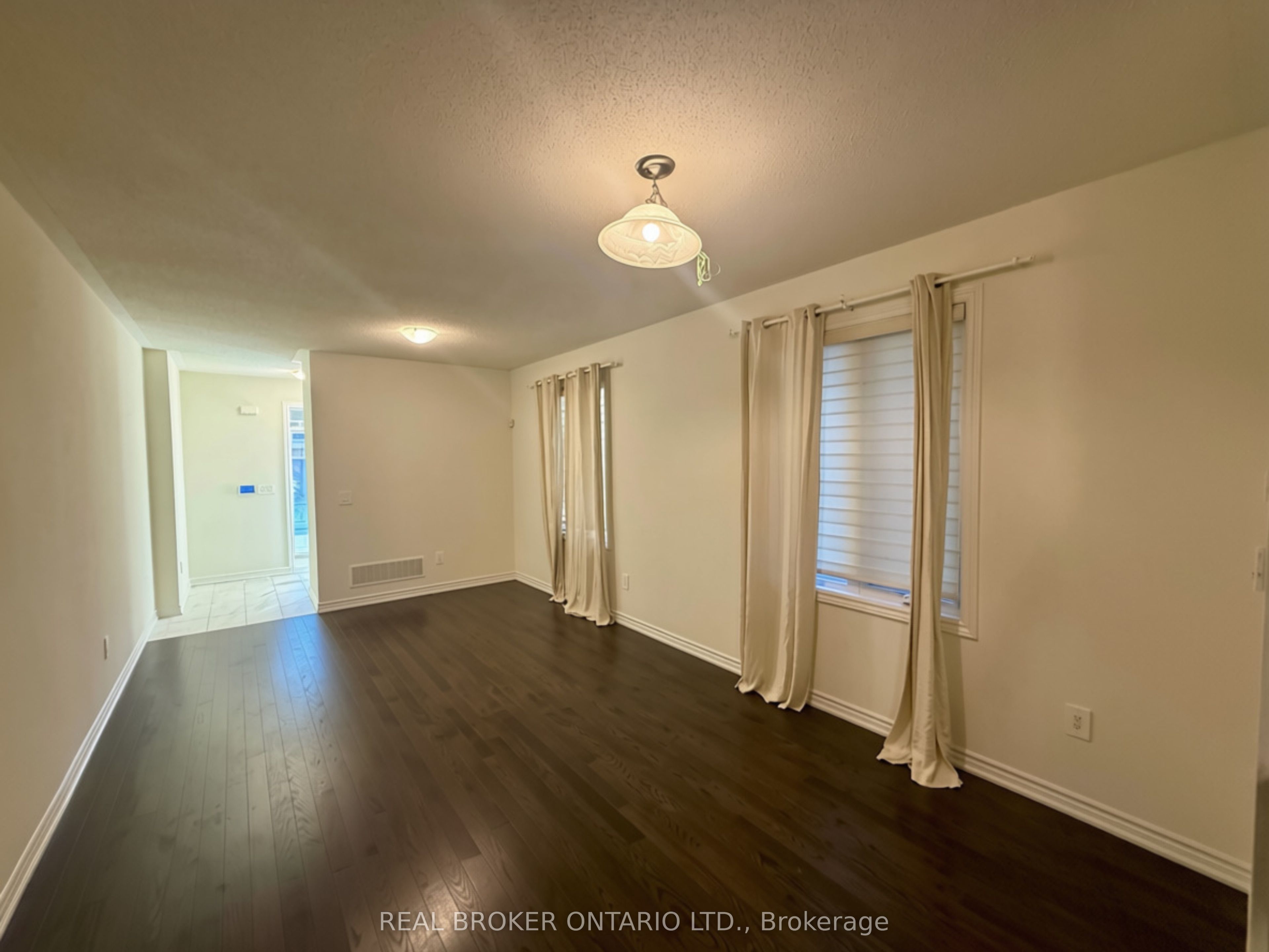 1559 Kitchen Court Property Photo 2