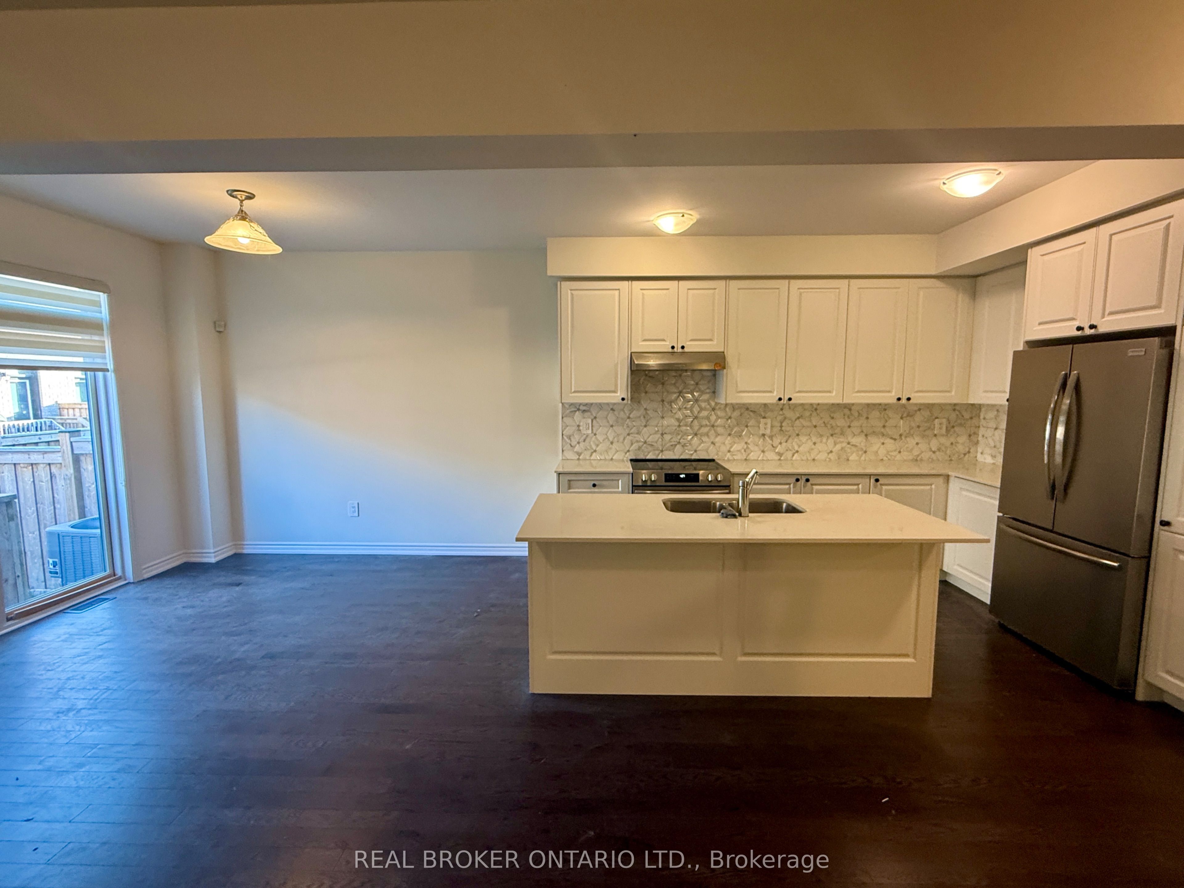 1559 Kitchen Court Property Photo 5