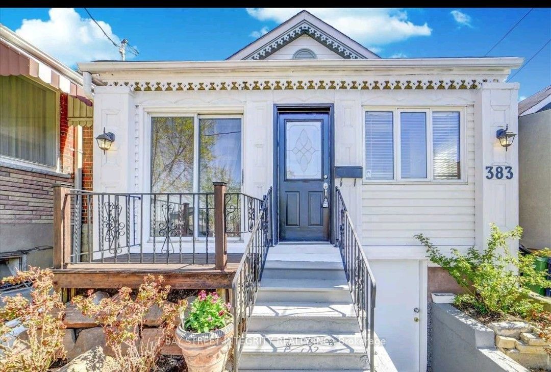 383 Silverthorn Avenue Property Photo 1