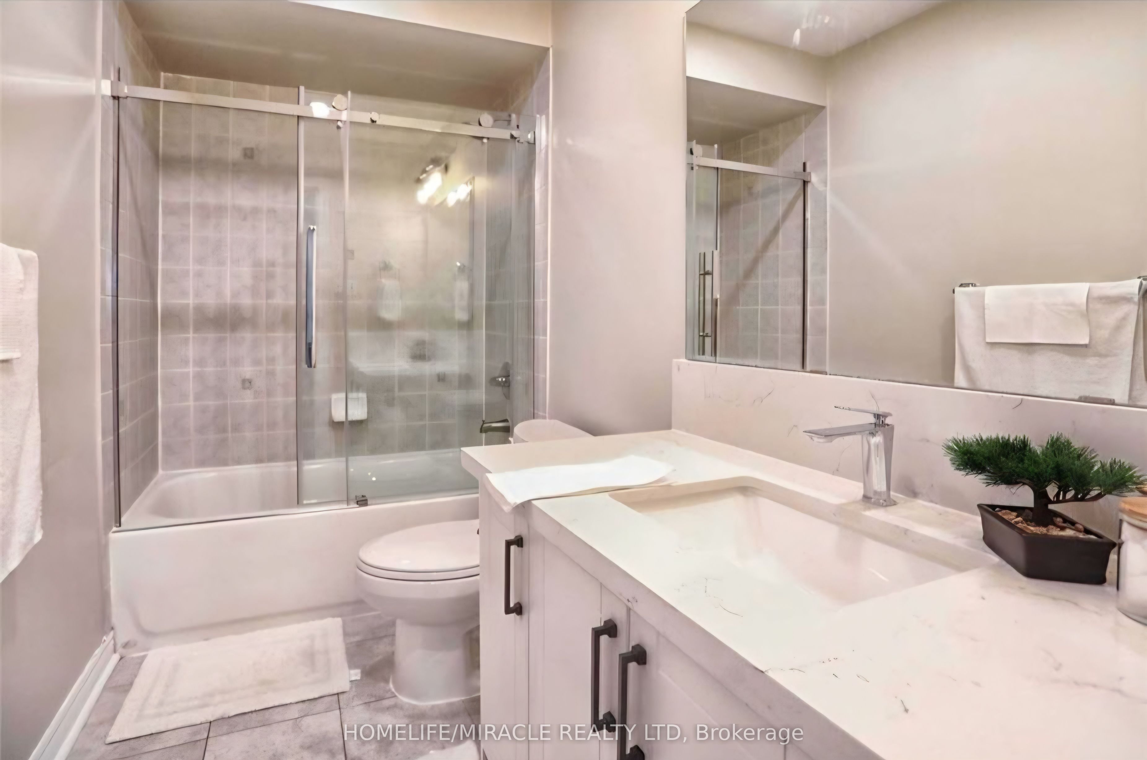 71 Pantomine Boulevard Property Photo 10