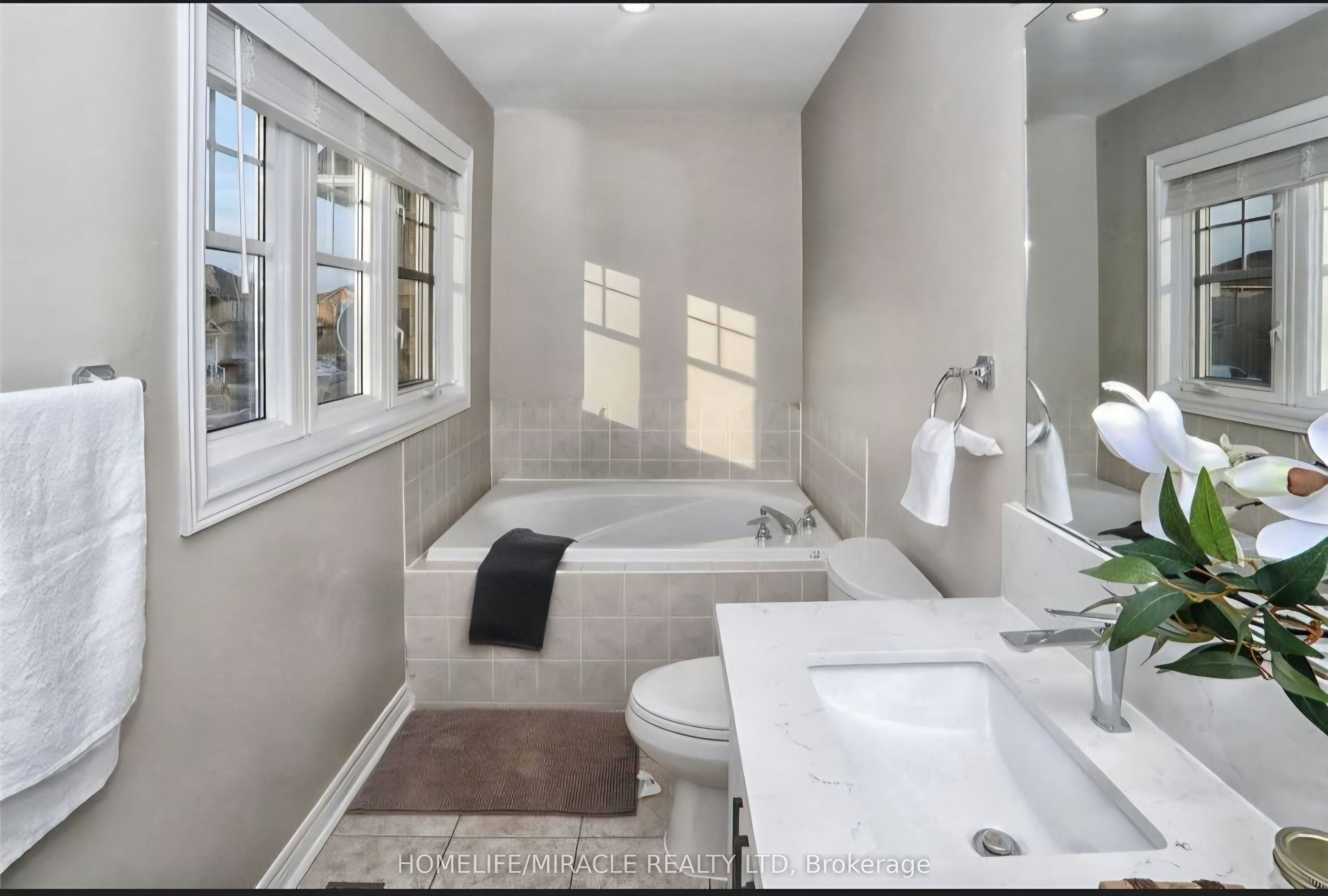 71 Pantomine Boulevard Property Photo 11