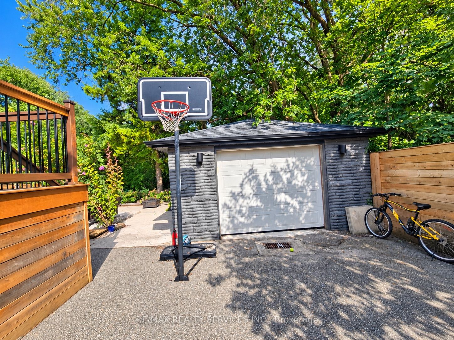 21 Mcintosh Avenue Property Photo 24