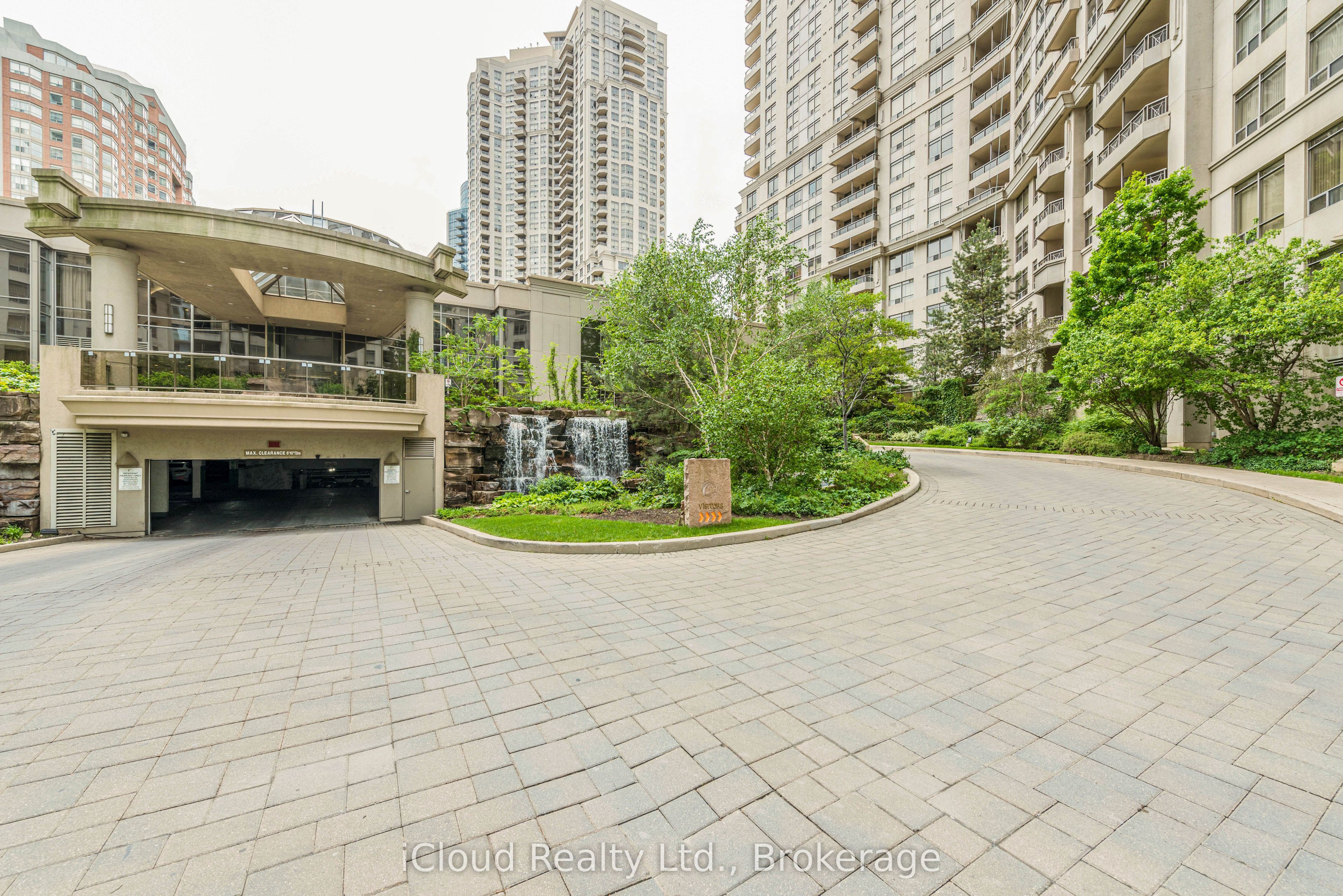 3888 Duke Of York Boulevard 2521 Property Photo 6