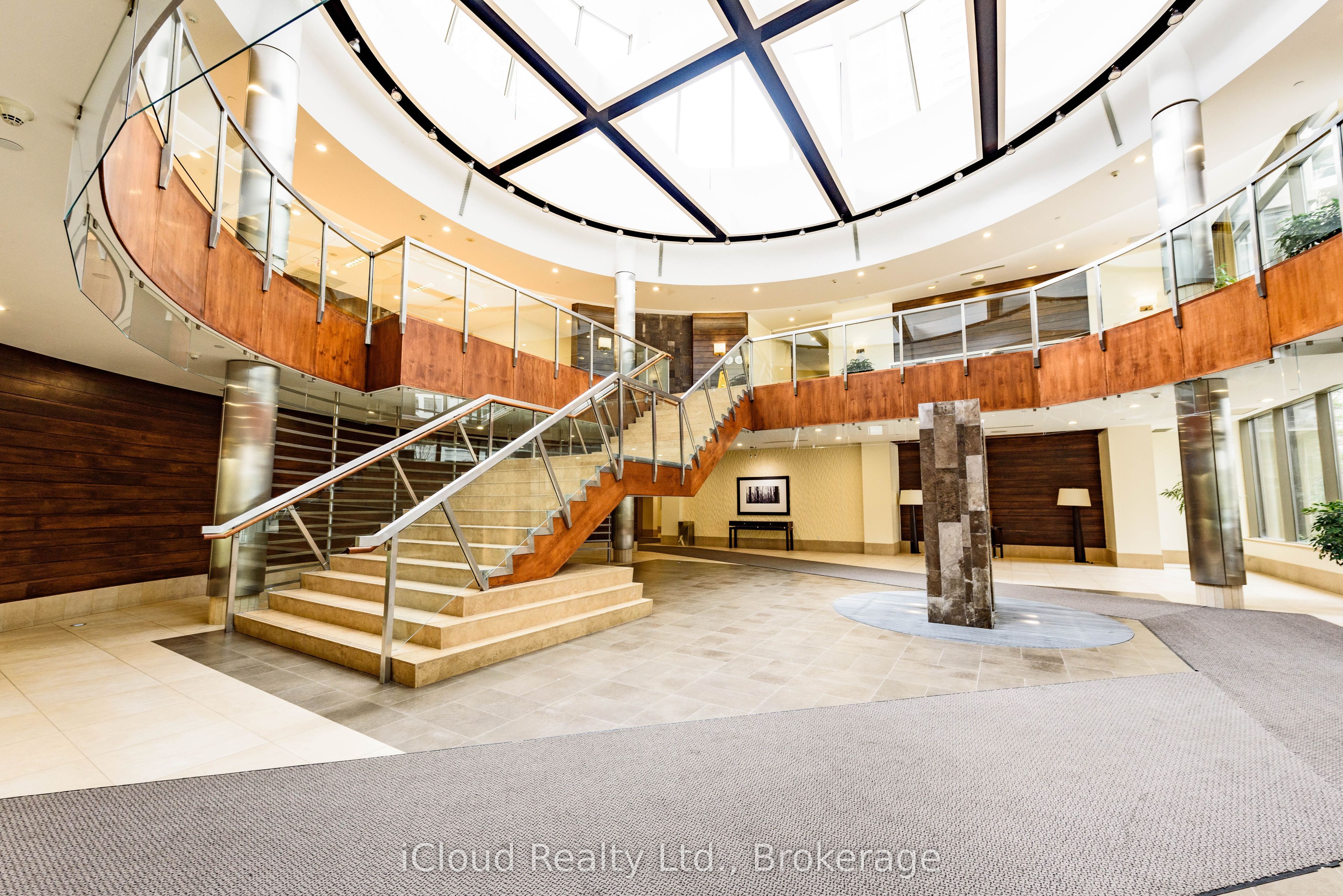 3888 Duke Of York Boulevard 2521 Property Photo 8