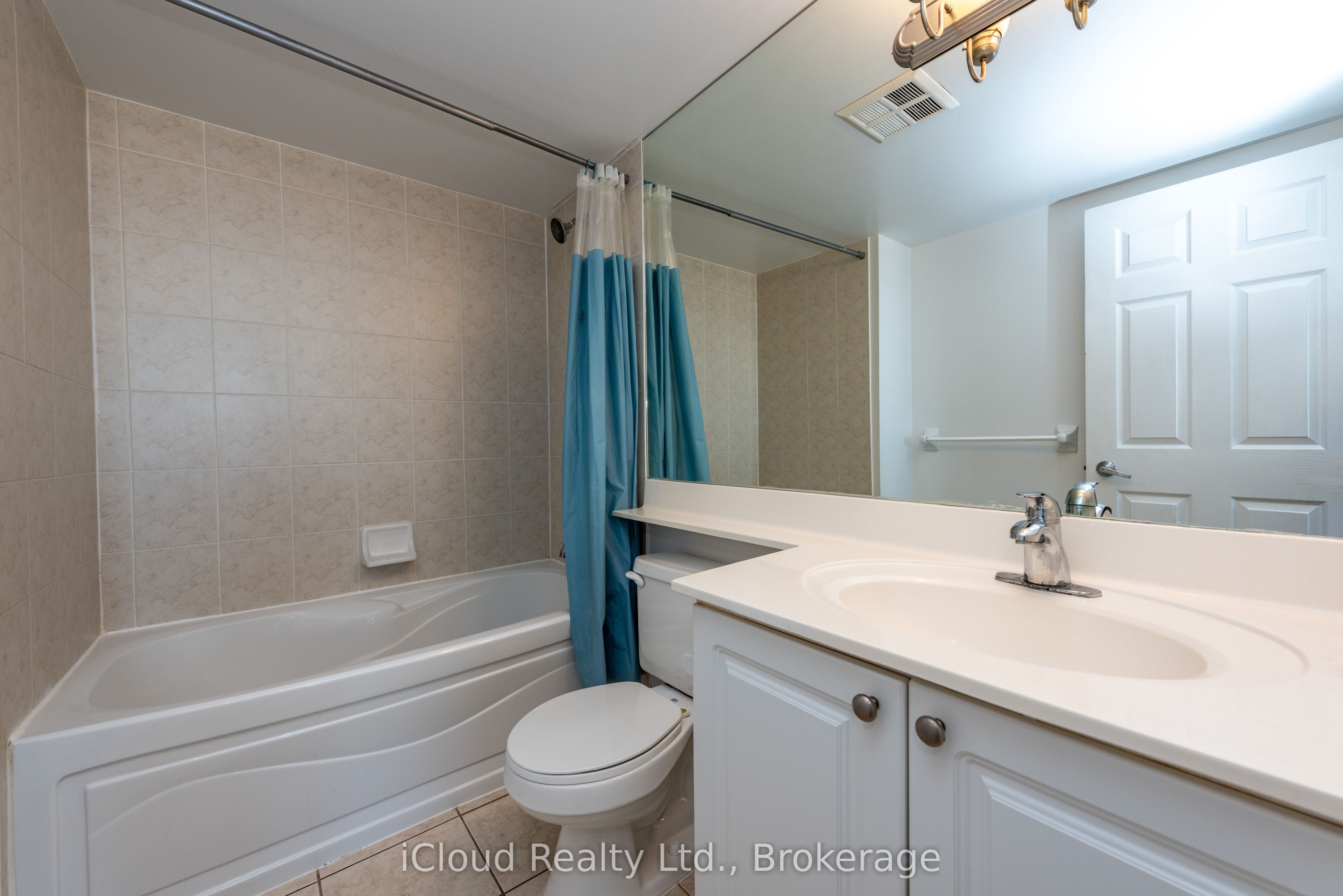 3888 Duke Of York Boulevard 2521 Property Photo 20