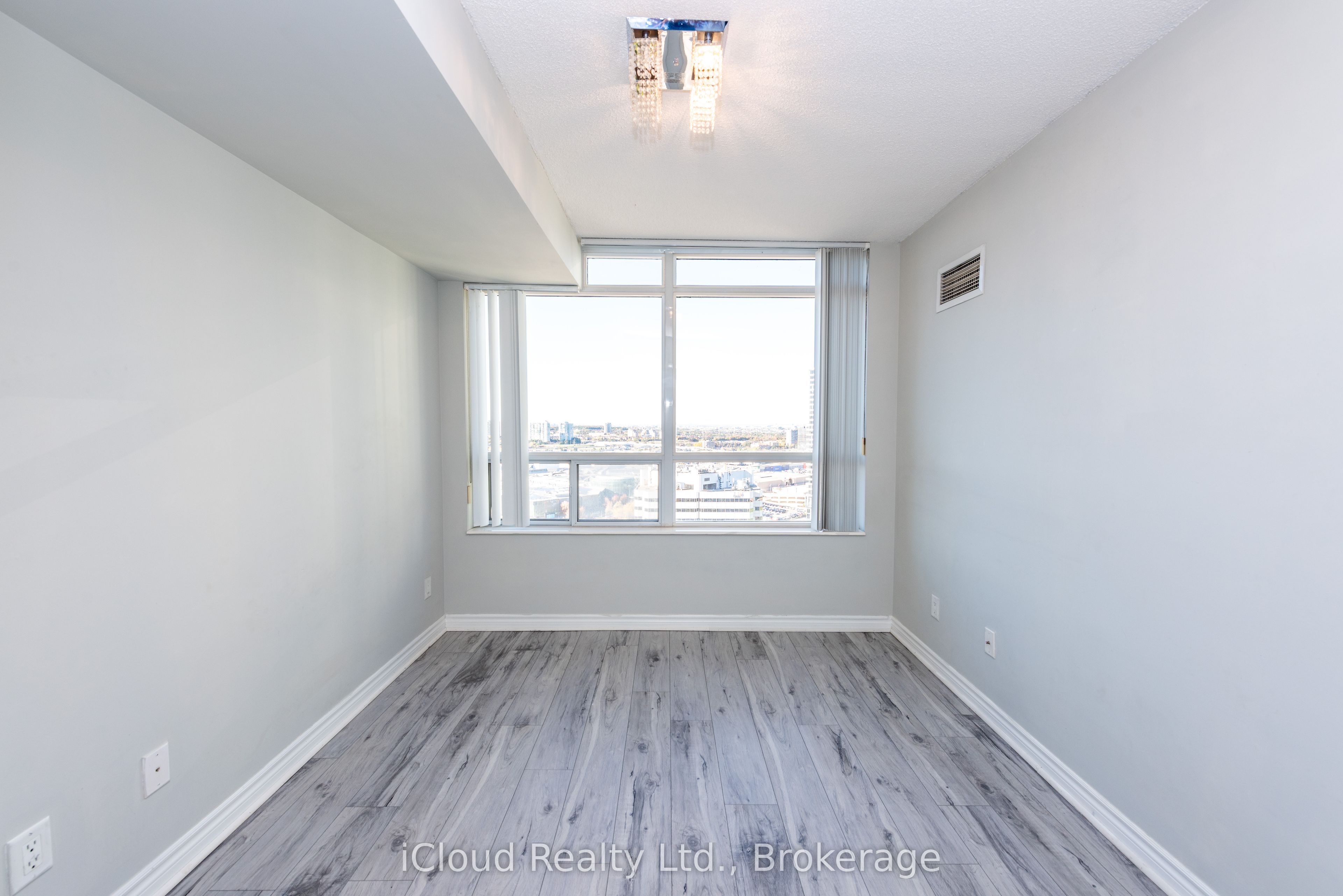 3888 Duke Of York Boulevard 2521 Property Photo 24