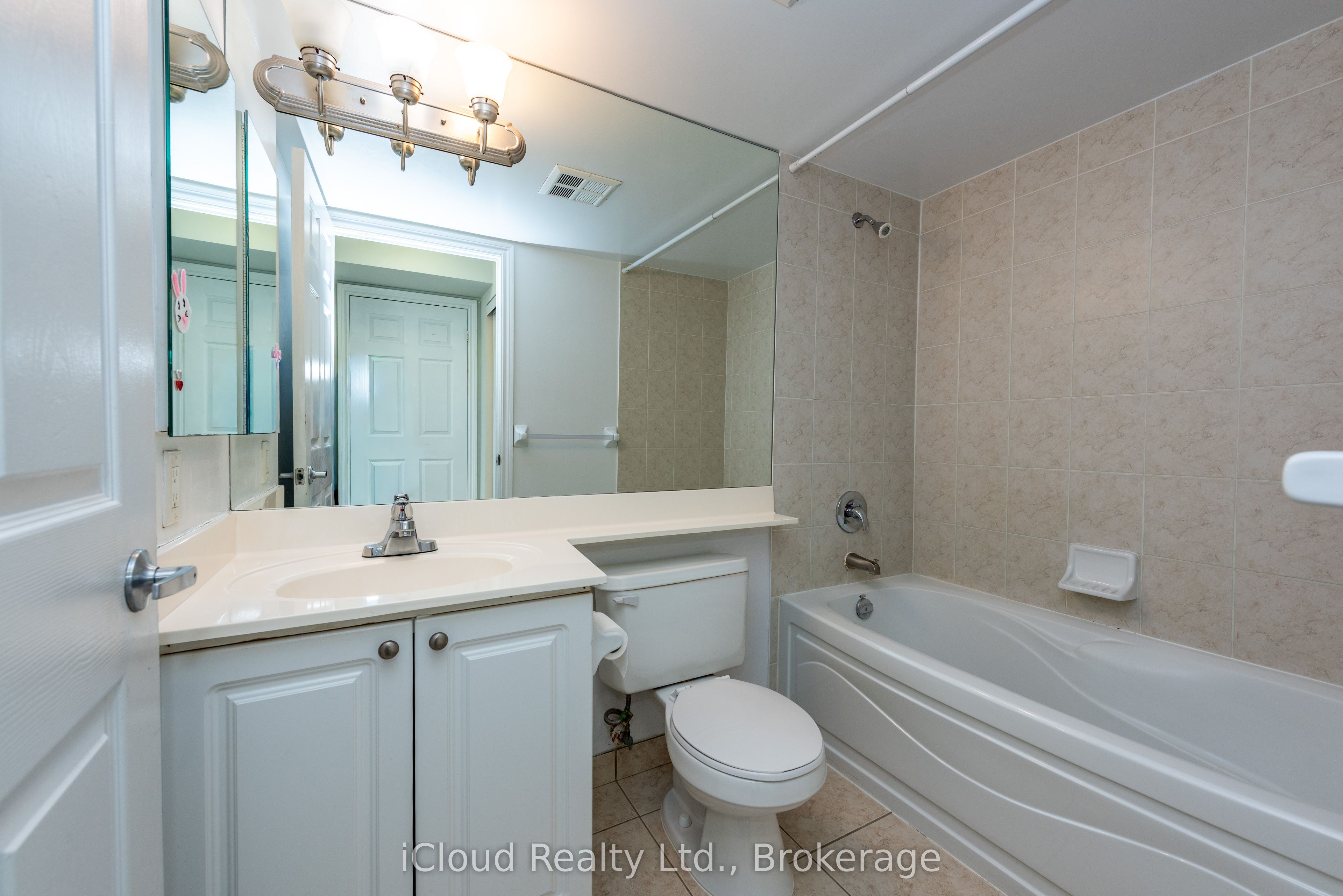 3888 Duke Of York Boulevard 2521 Property Photo 25