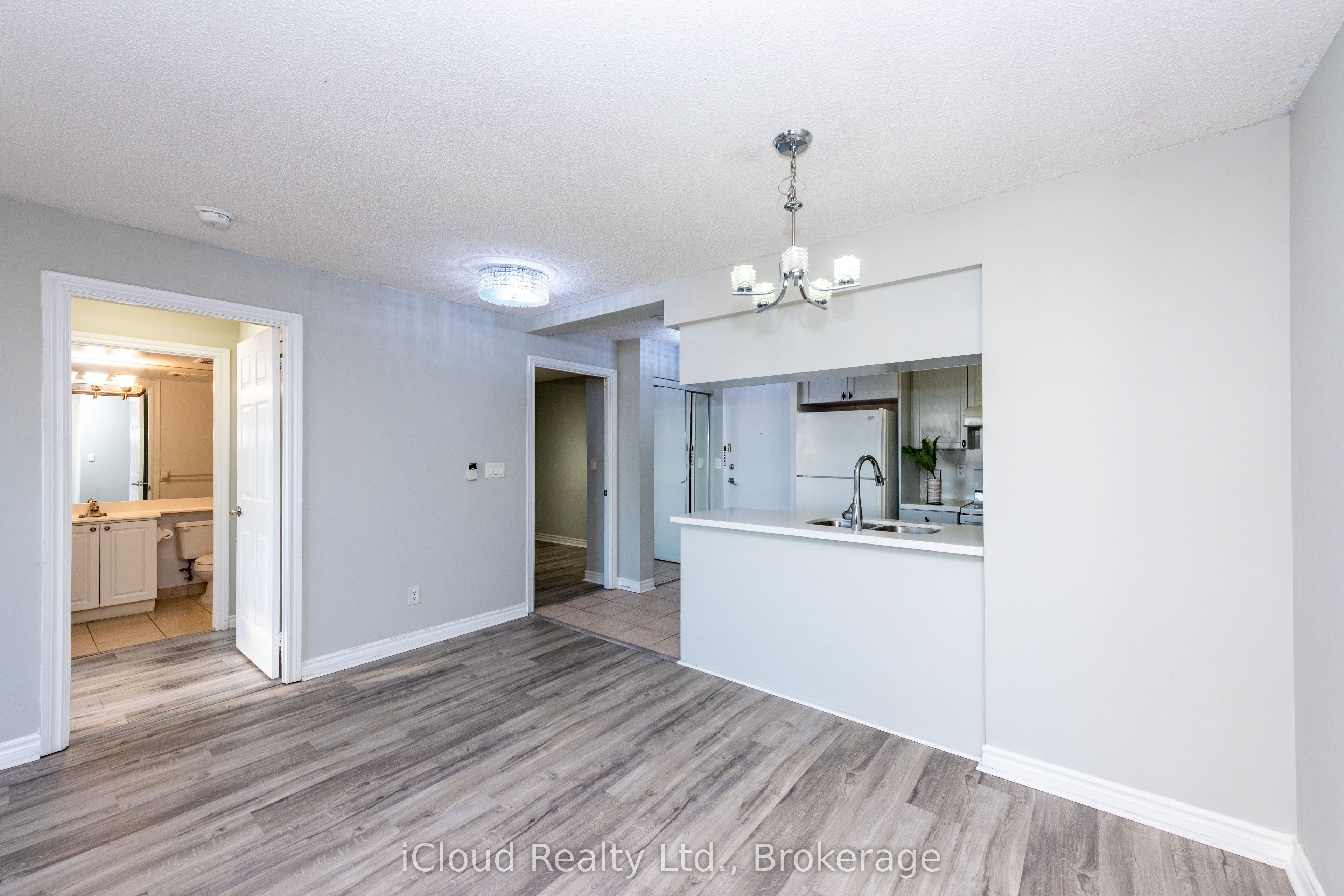 3888 Duke Of York Boulevard 2521 Property Photo 29