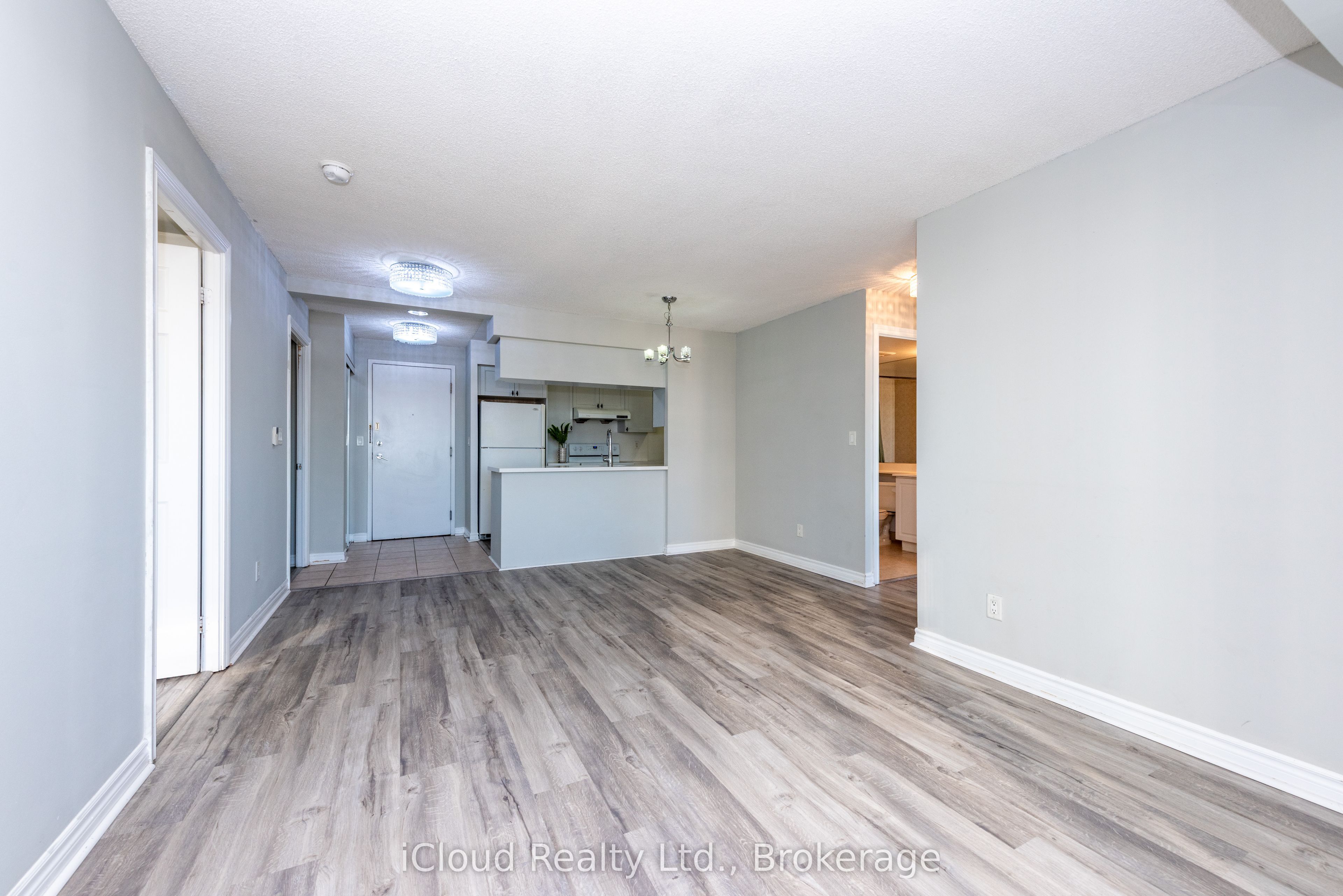 3888 Duke Of York Boulevard 2521 Property Photo 30