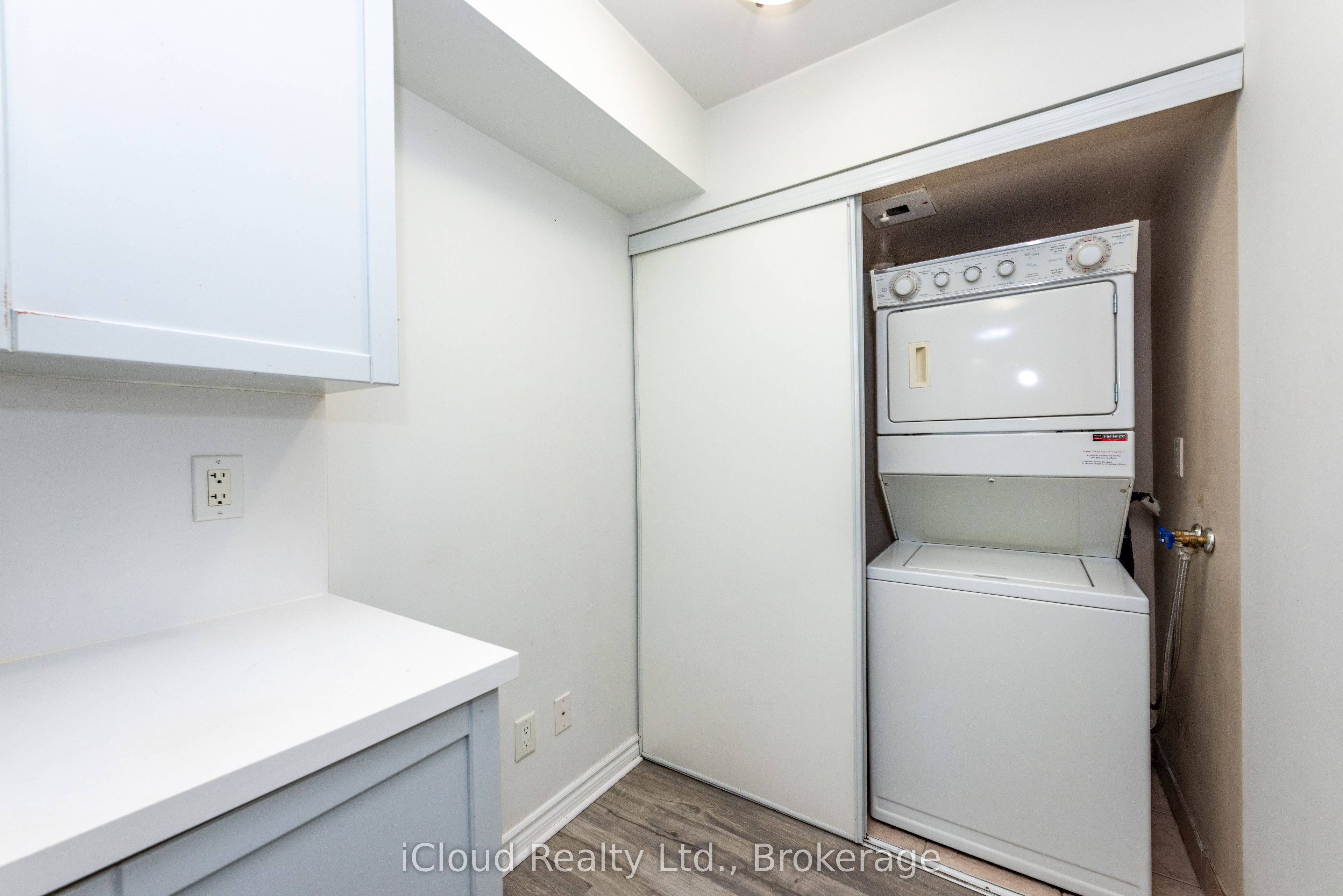 3888 Duke Of York Boulevard 2521 Property Photo 36