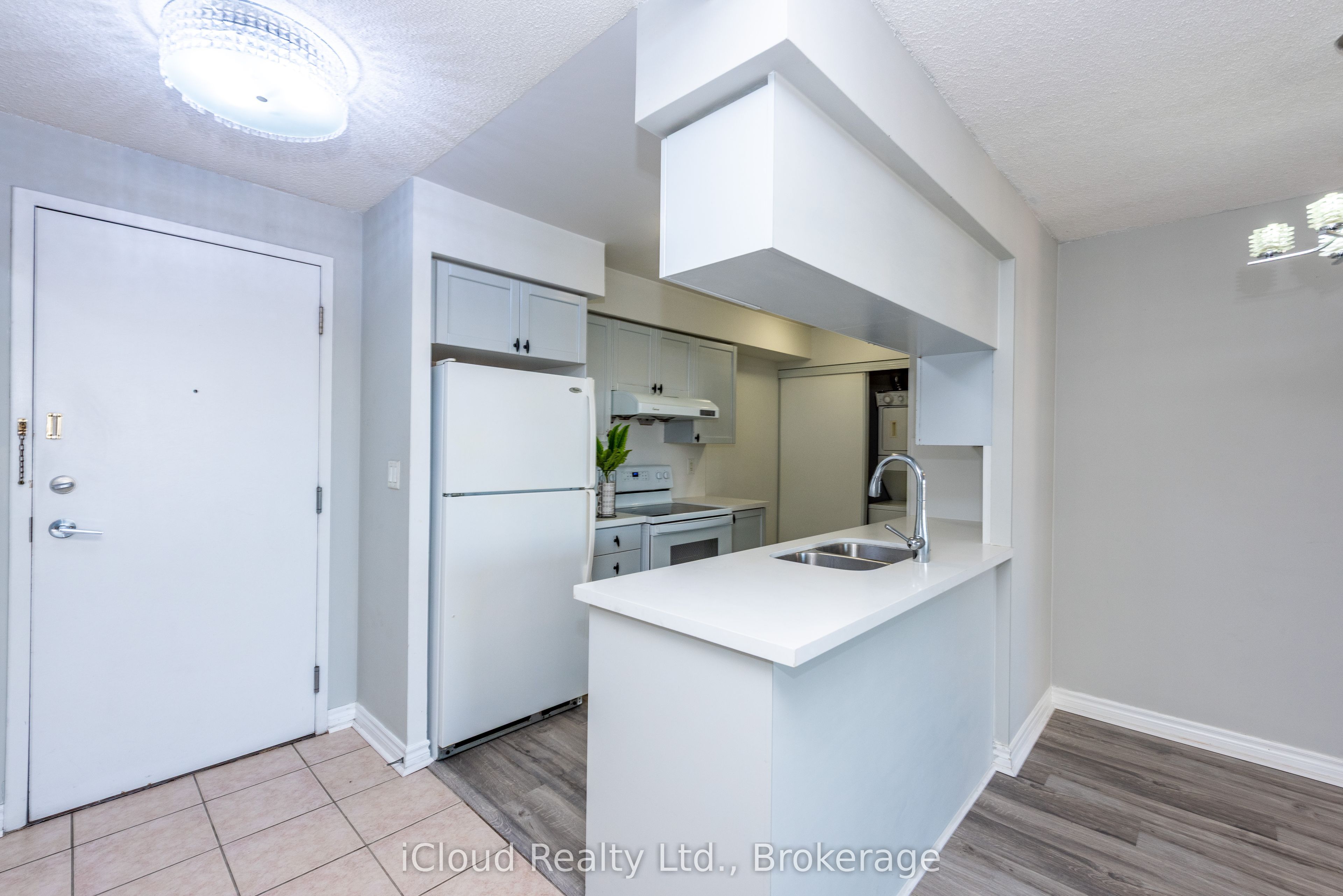 3888 Duke Of York Boulevard 2521 Property Photo 39