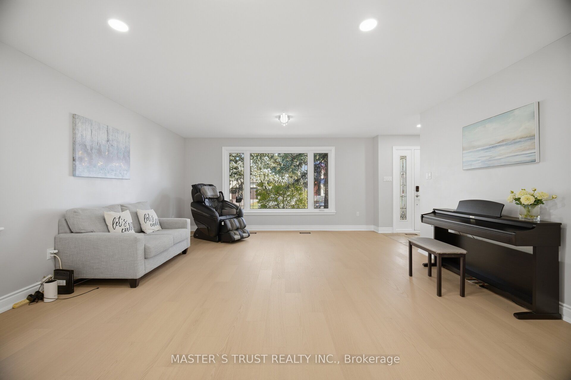 412 Sandmere Place Property Photo 6