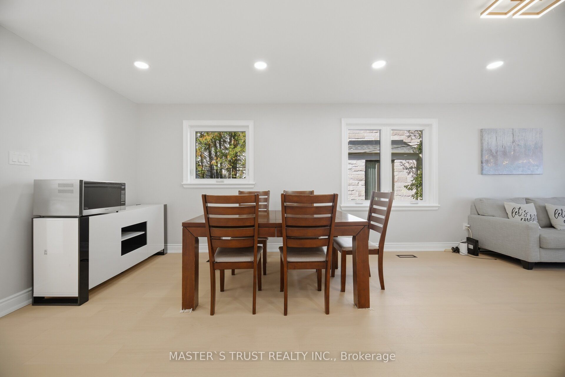 412 Sandmere Place Property Photo 8