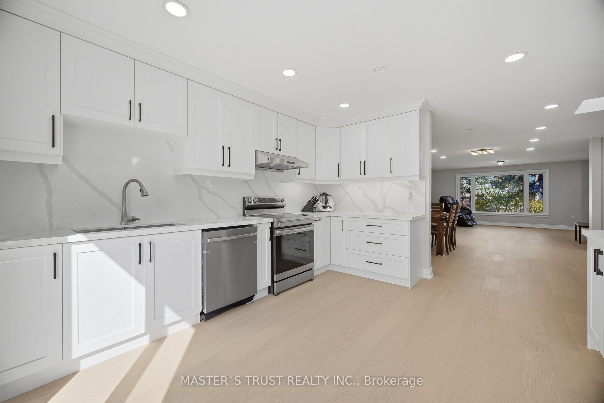 412 Sandmere Place Property Photo 10