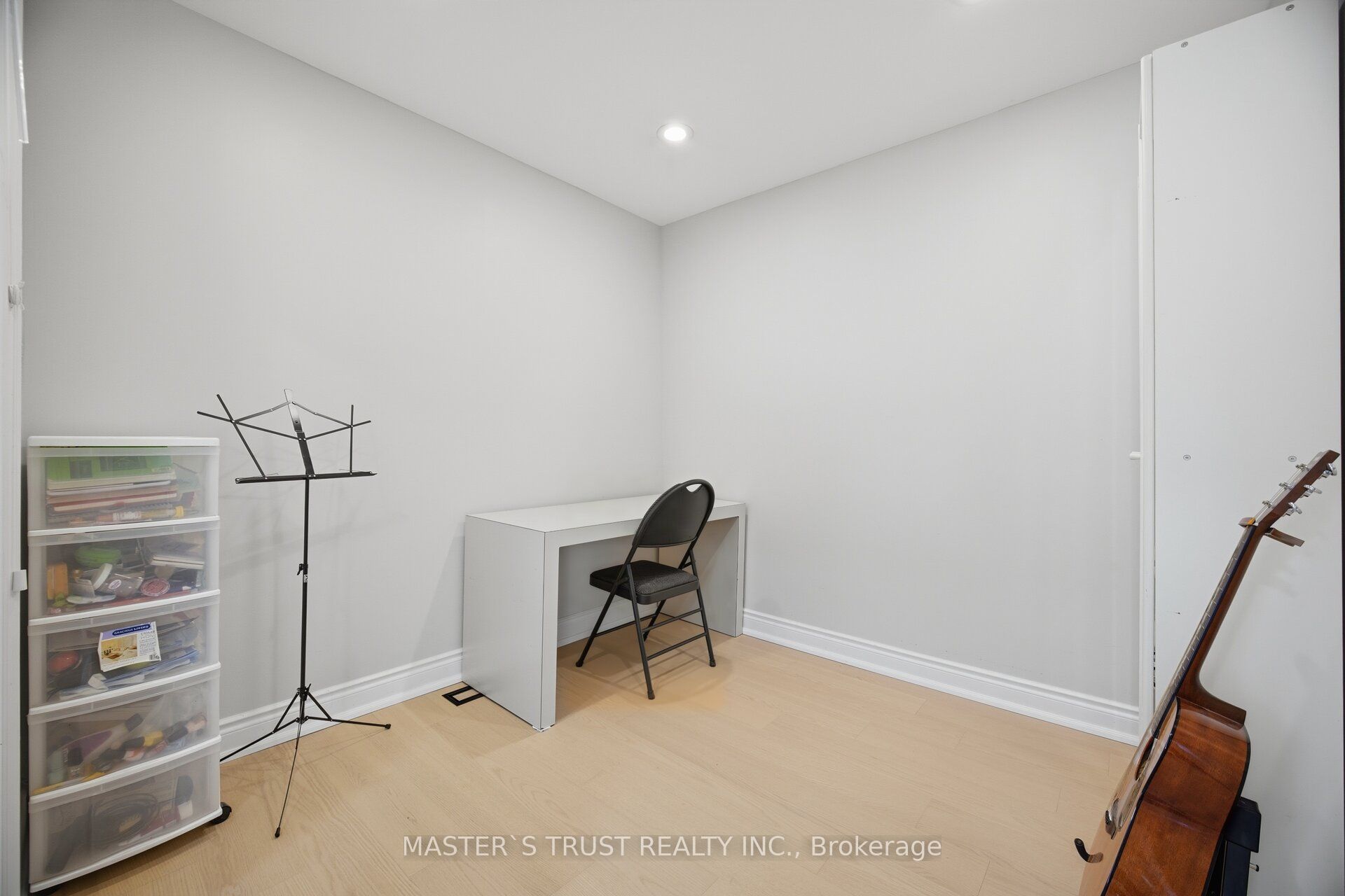 412 Sandmere Place Property Photo 11