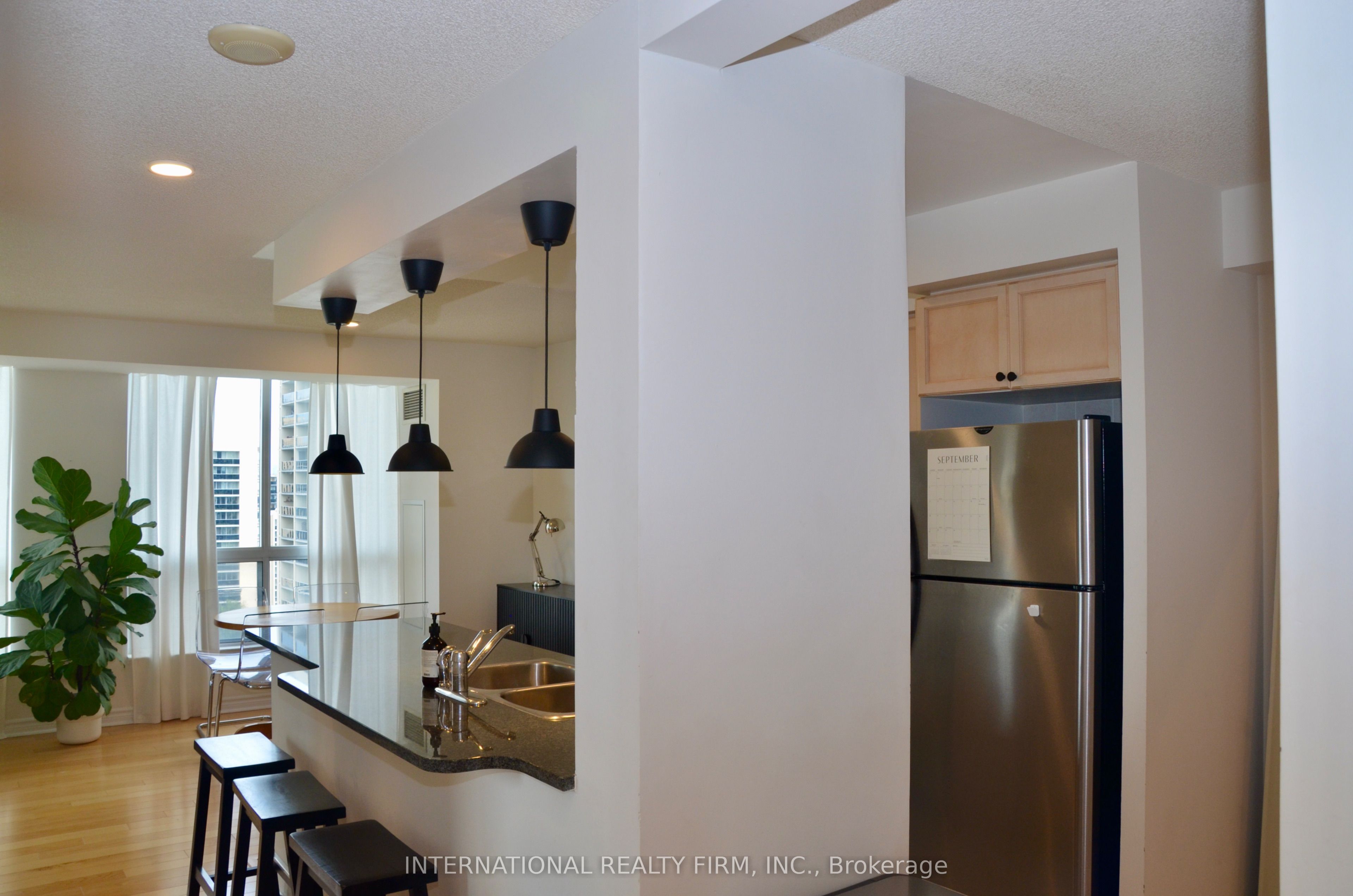 70 High Park Avenue 1403 Property Photo 3