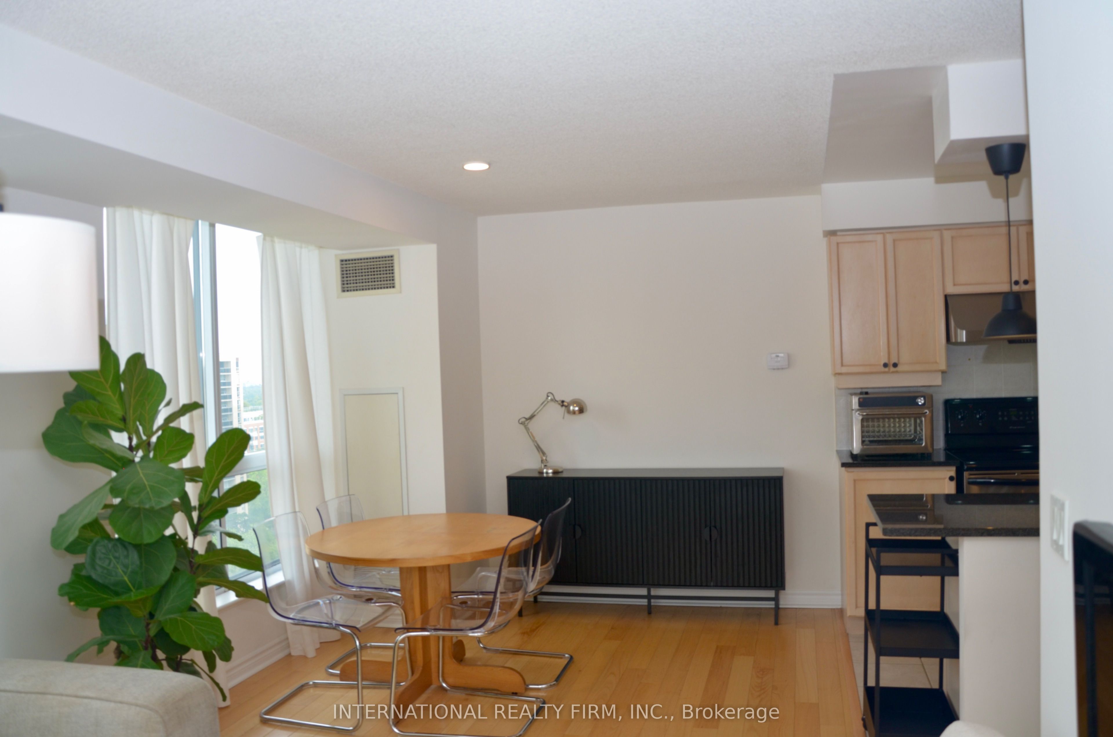 70 High Park Avenue 1403 Property Photo 5