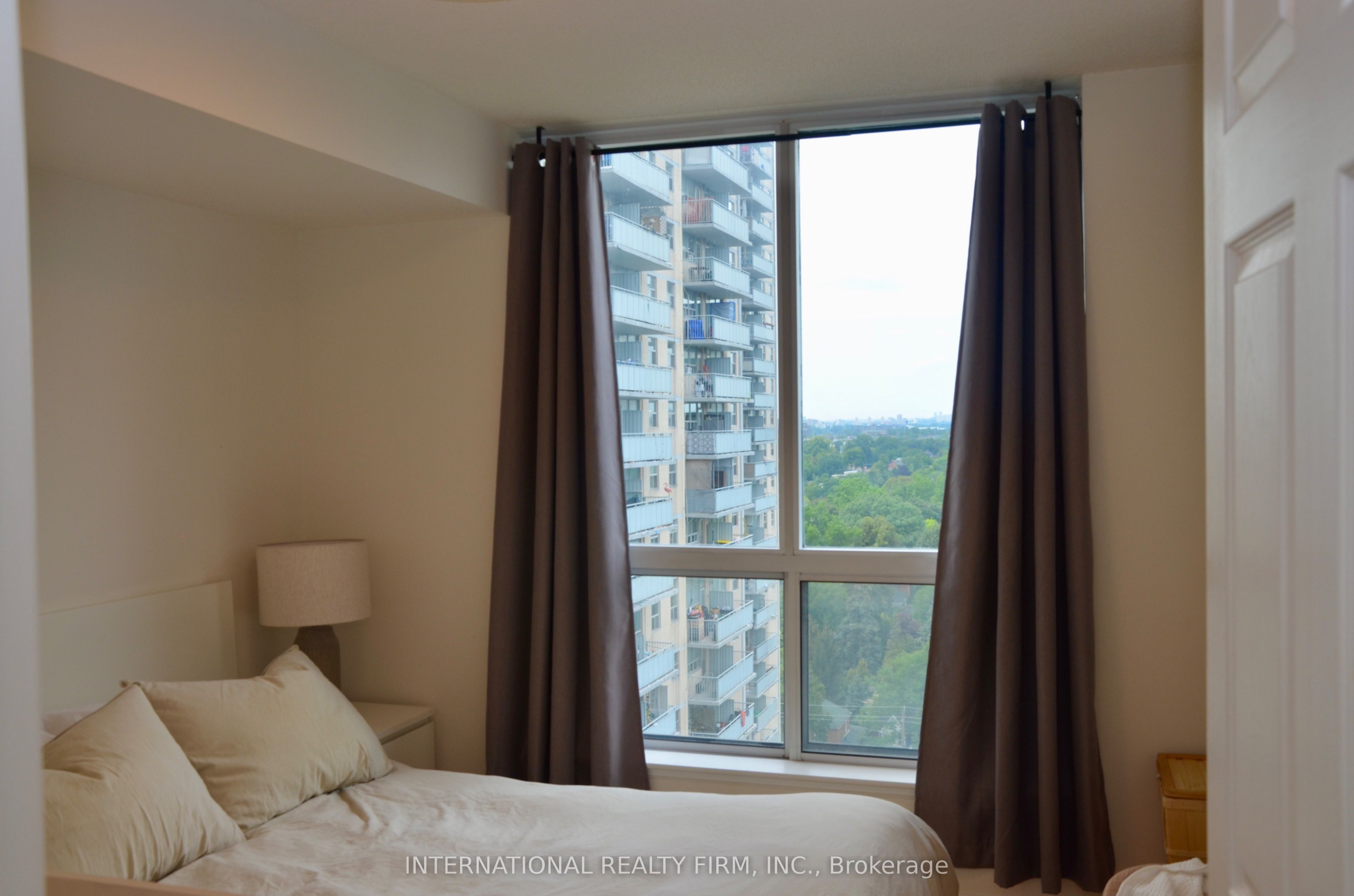 70 High Park Avenue 1403 Property Photo 10
