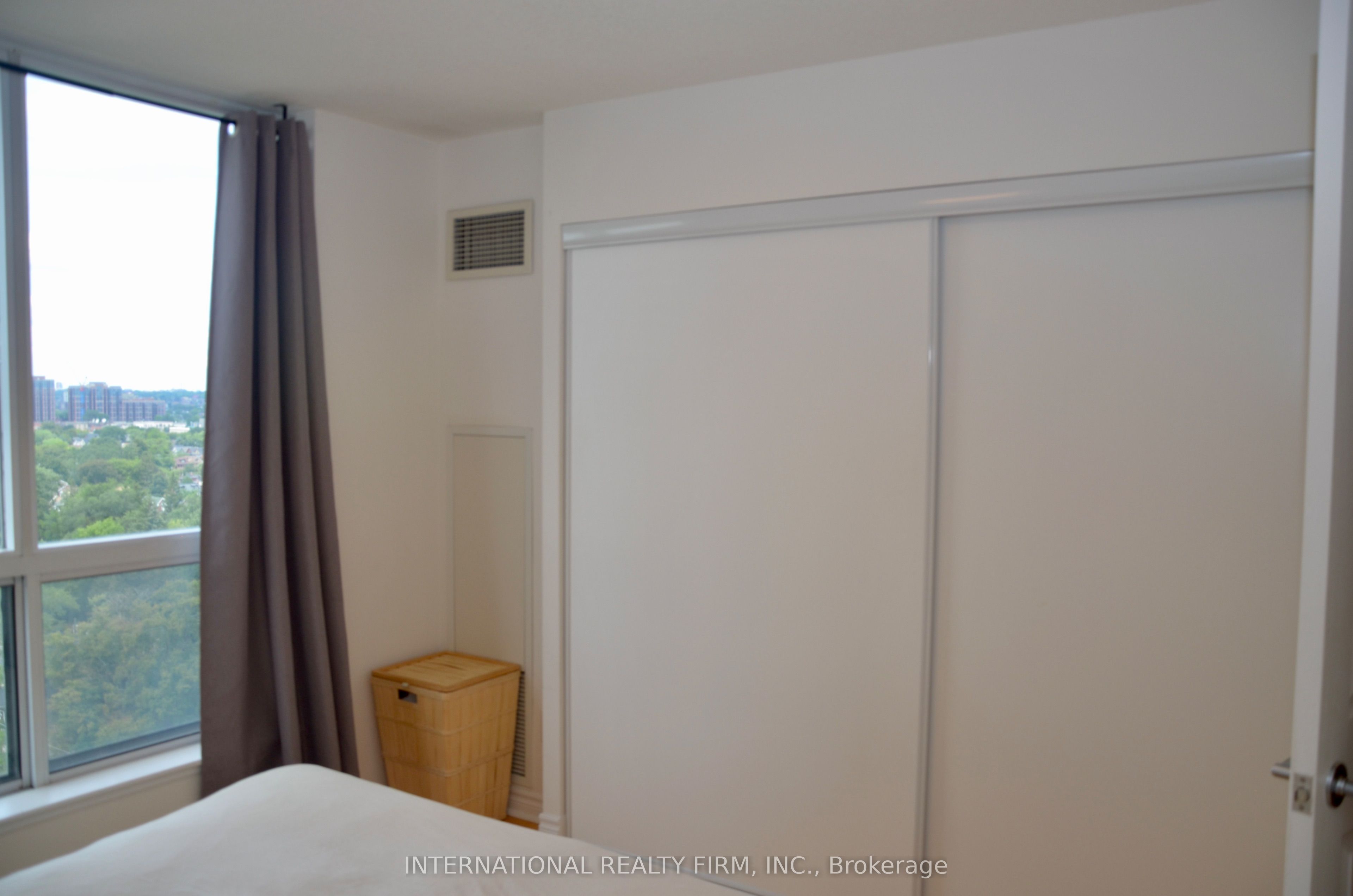 70 High Park Avenue 1403 Property Photo 11