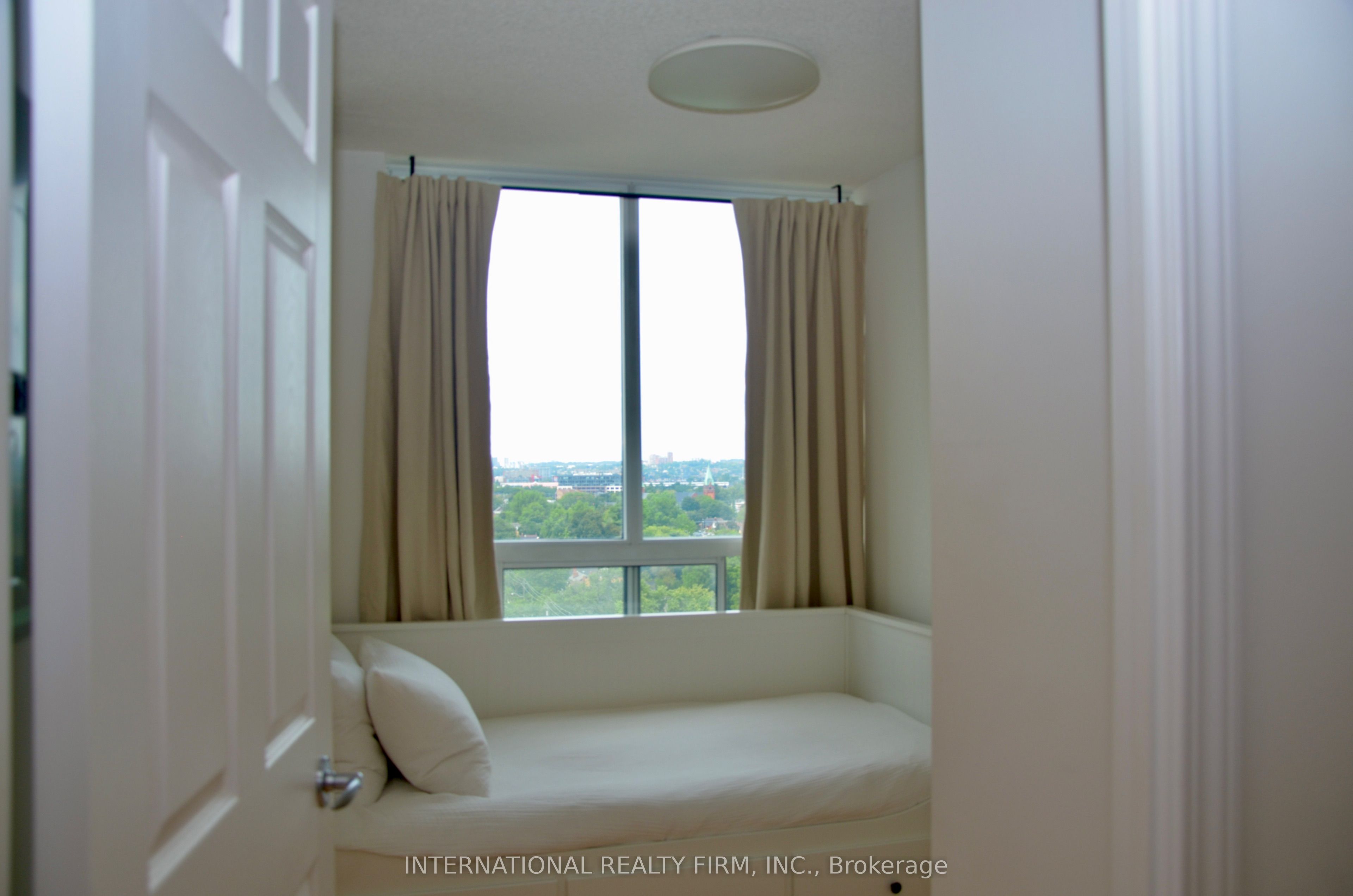 70 High Park Avenue 1403 Property Photo 12