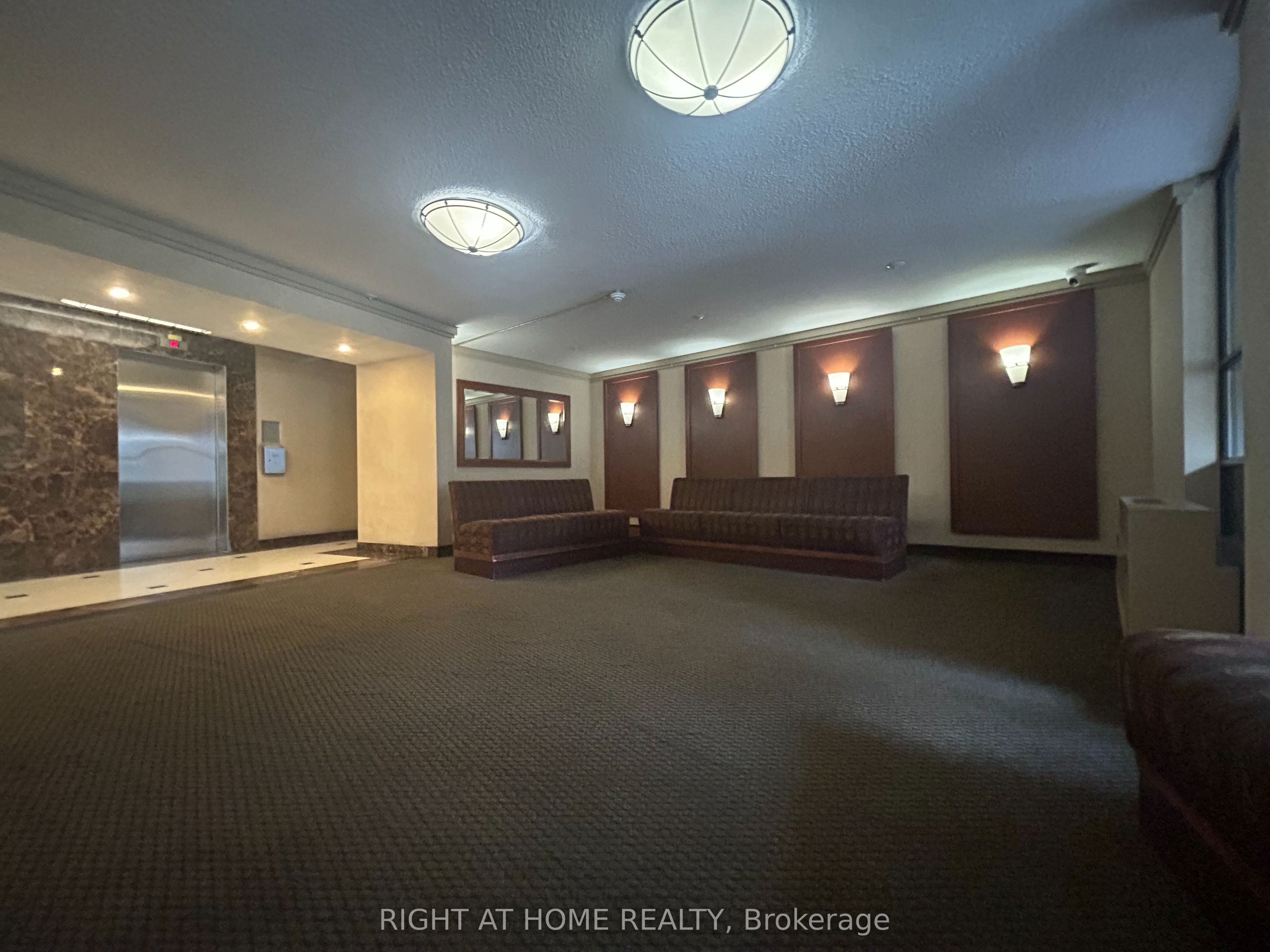 20 Mississauga Valley Boulevard 1801 Property Photo 2