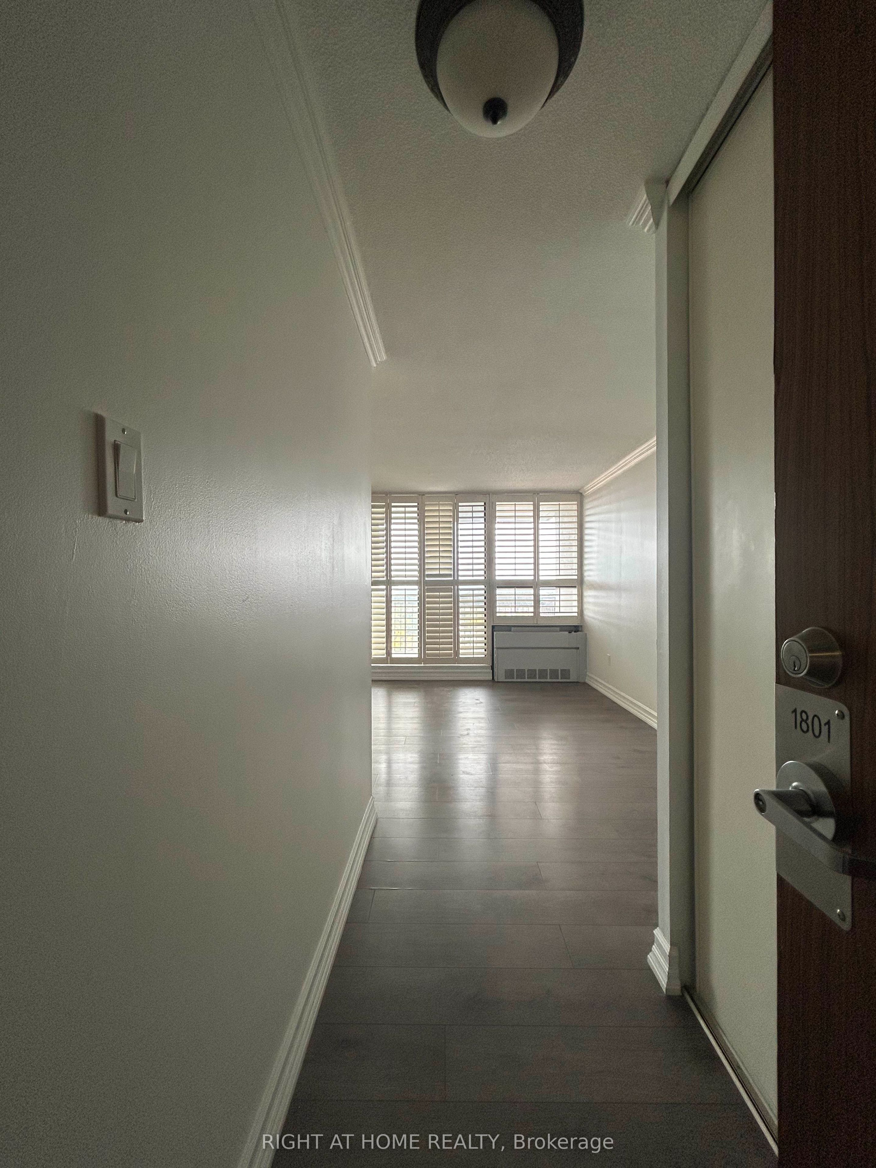 20 Mississauga Valley Boulevard 1801 Property Photo 3