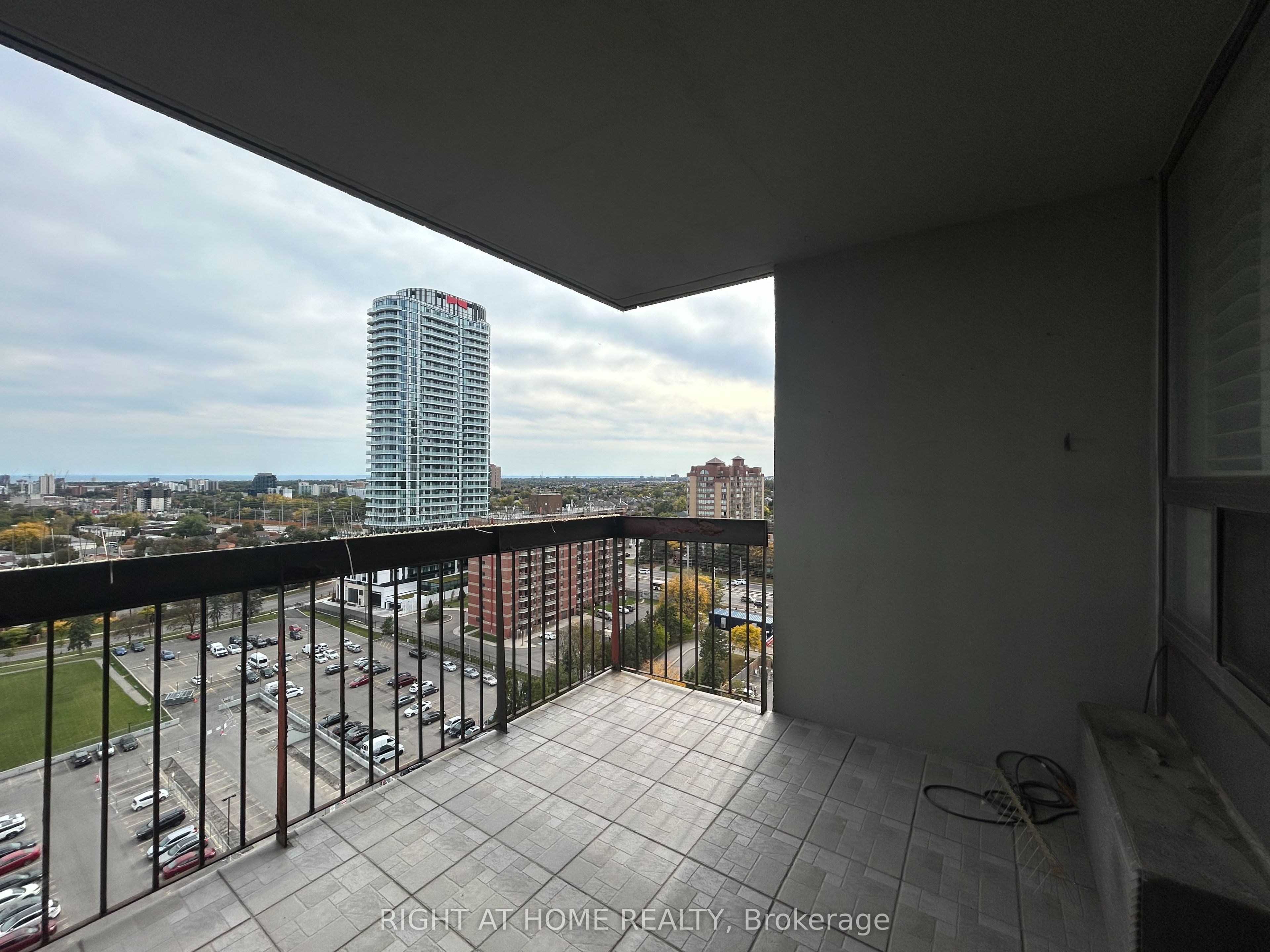 20 Mississauga Valley Boulevard 1801 Property Photo 11